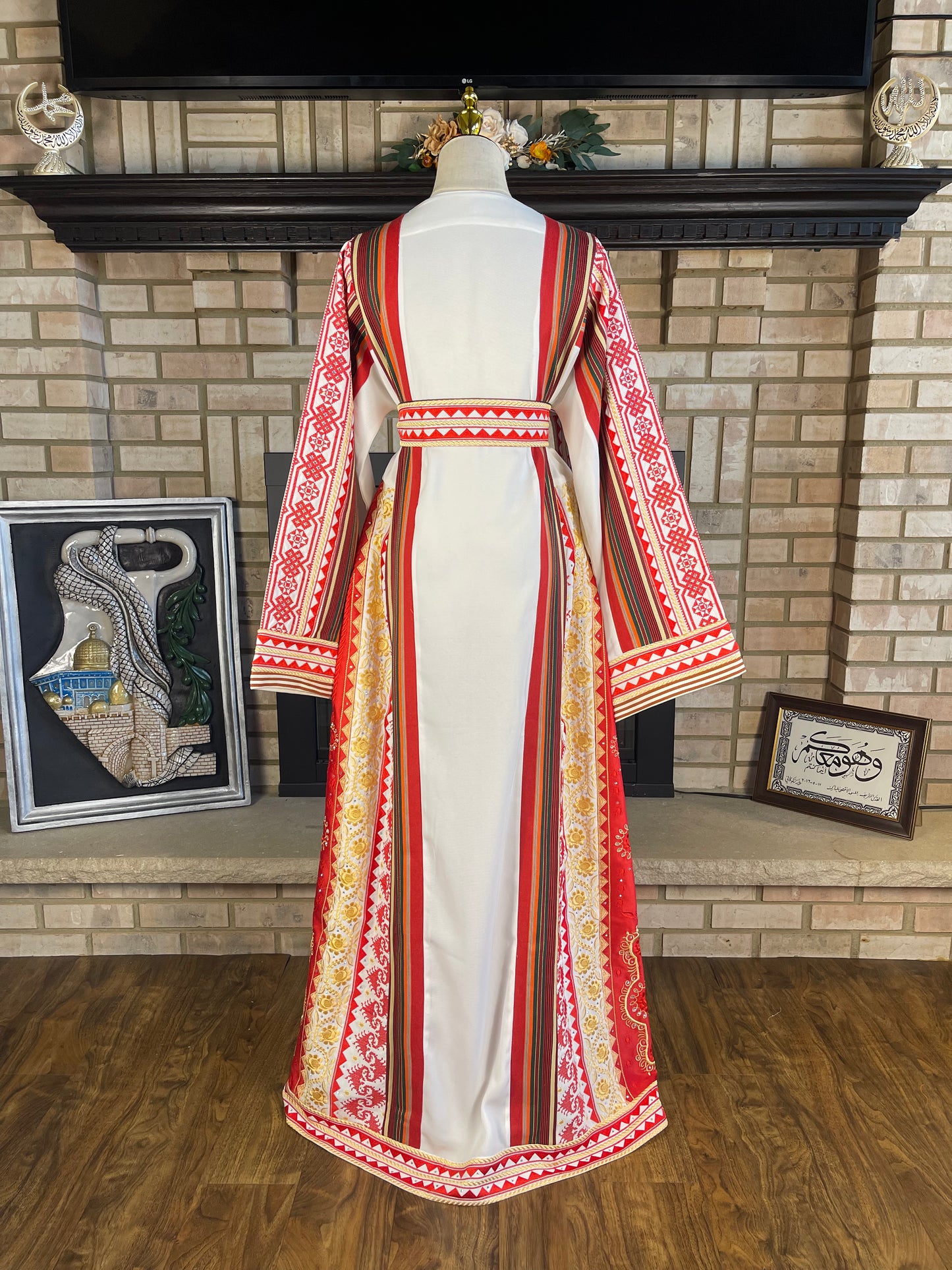 White/Red Majdalawi Thobe