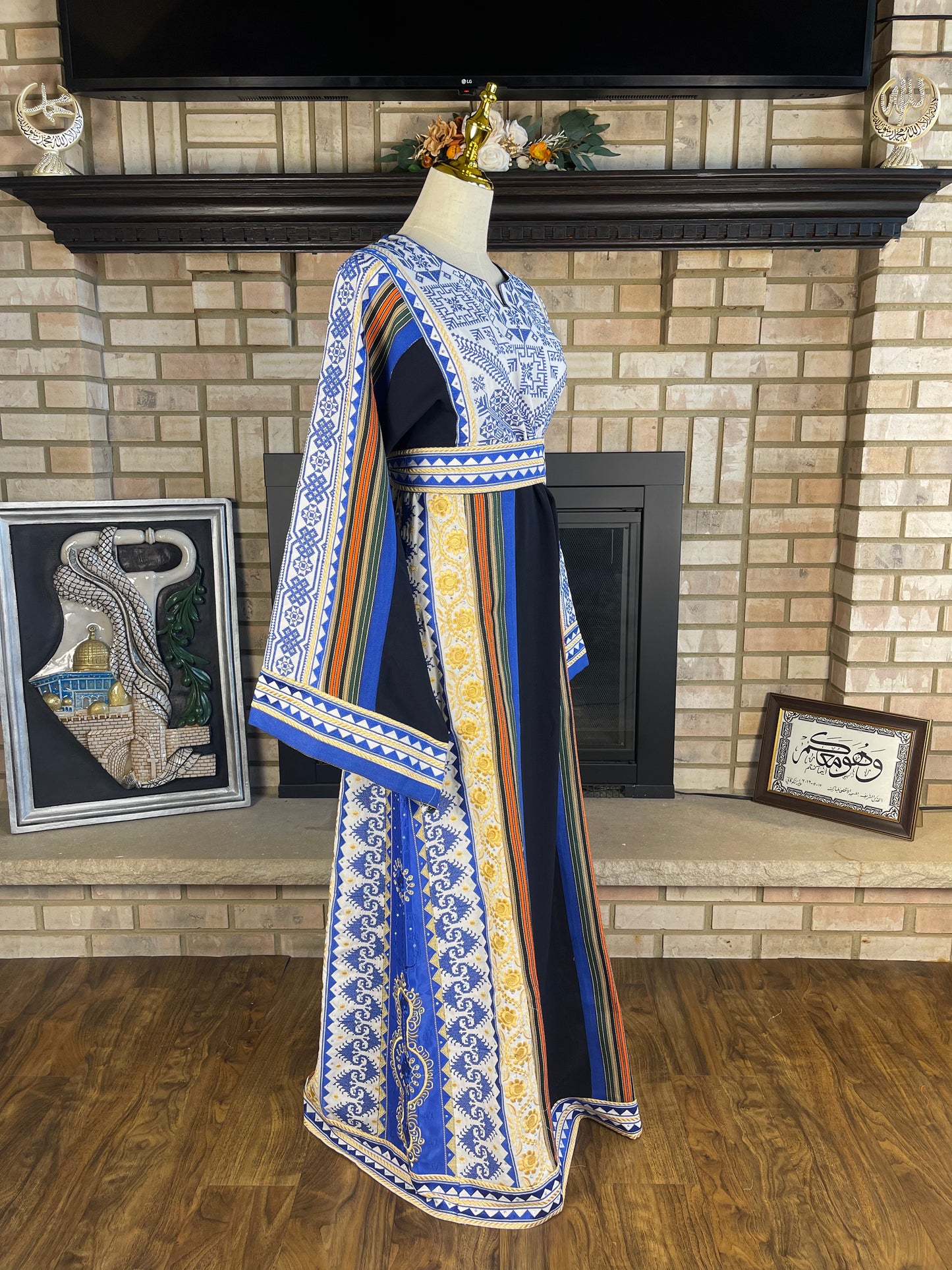 White/Blue/Black Majdalawi Thobe