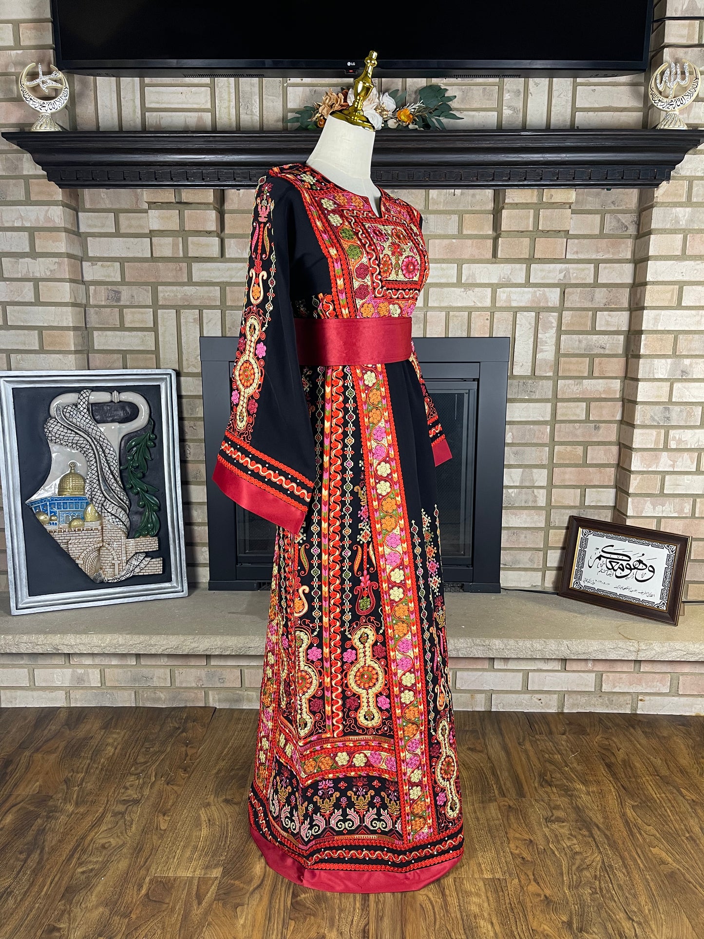 Black/Red Malaka Thobe