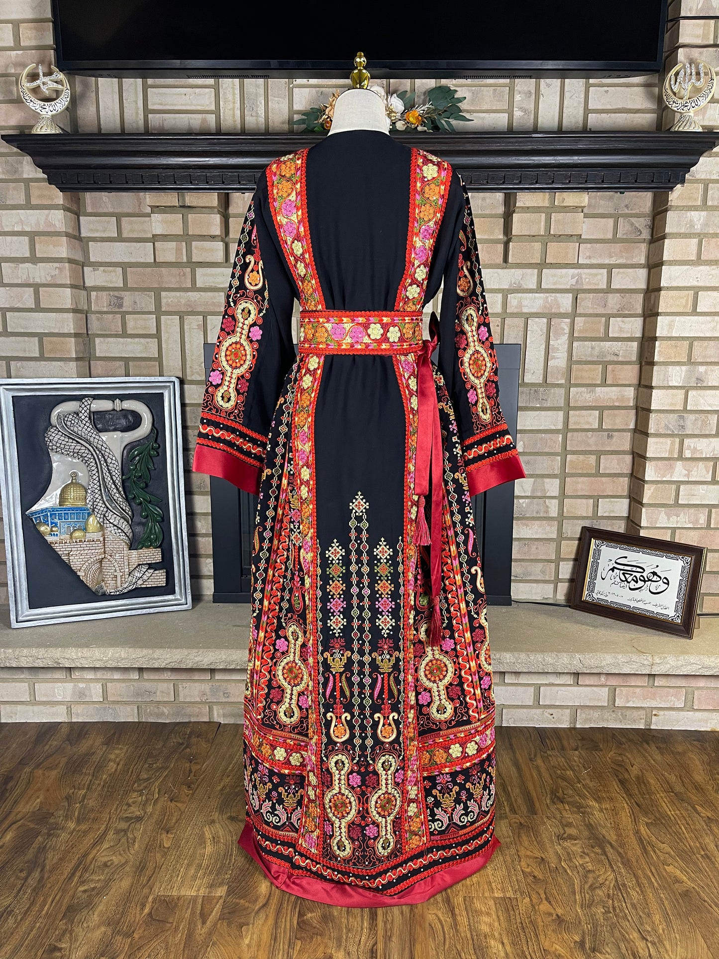 Black/Red Malaka Thobe