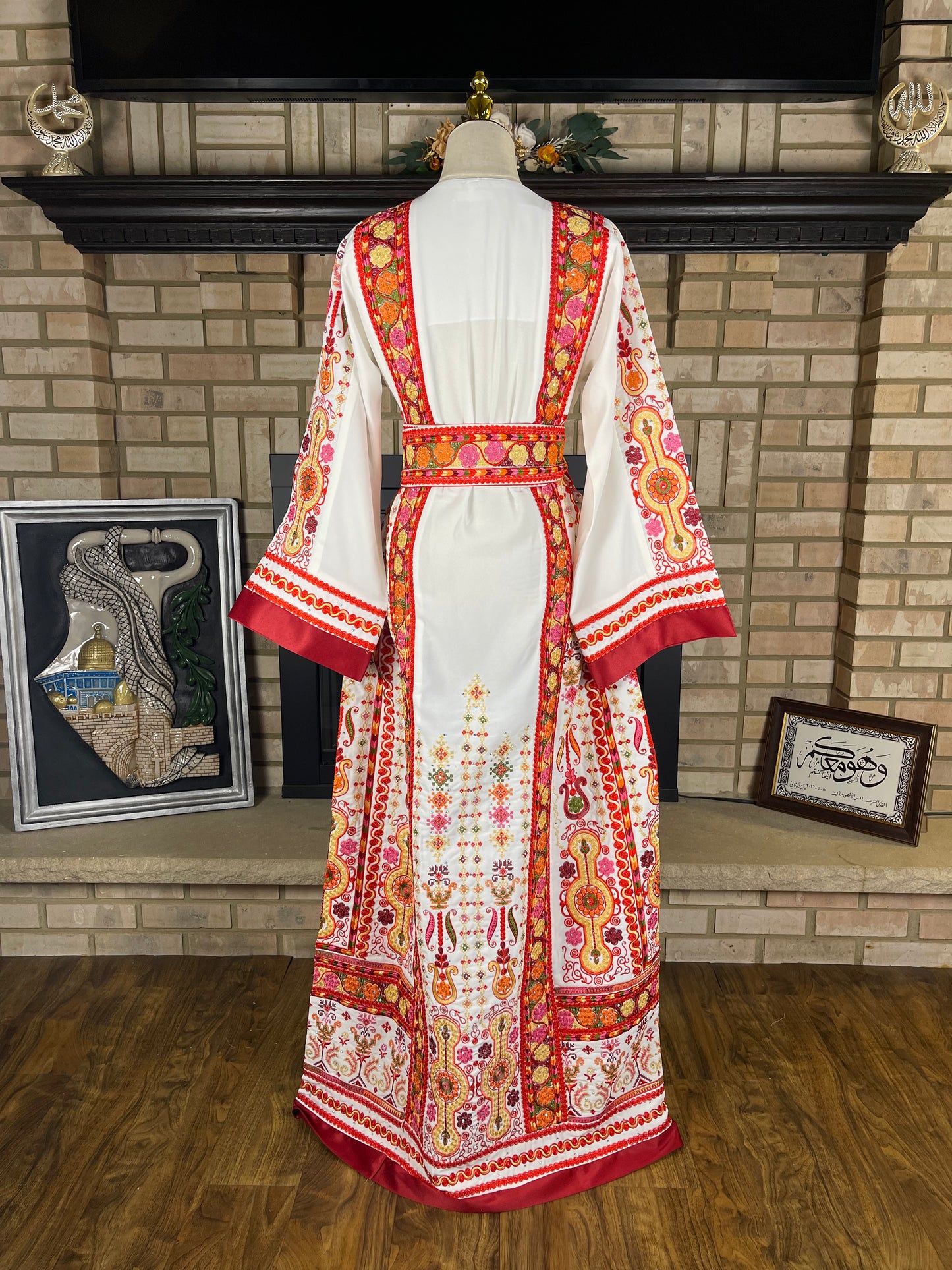 White/Red Malaka Thobe