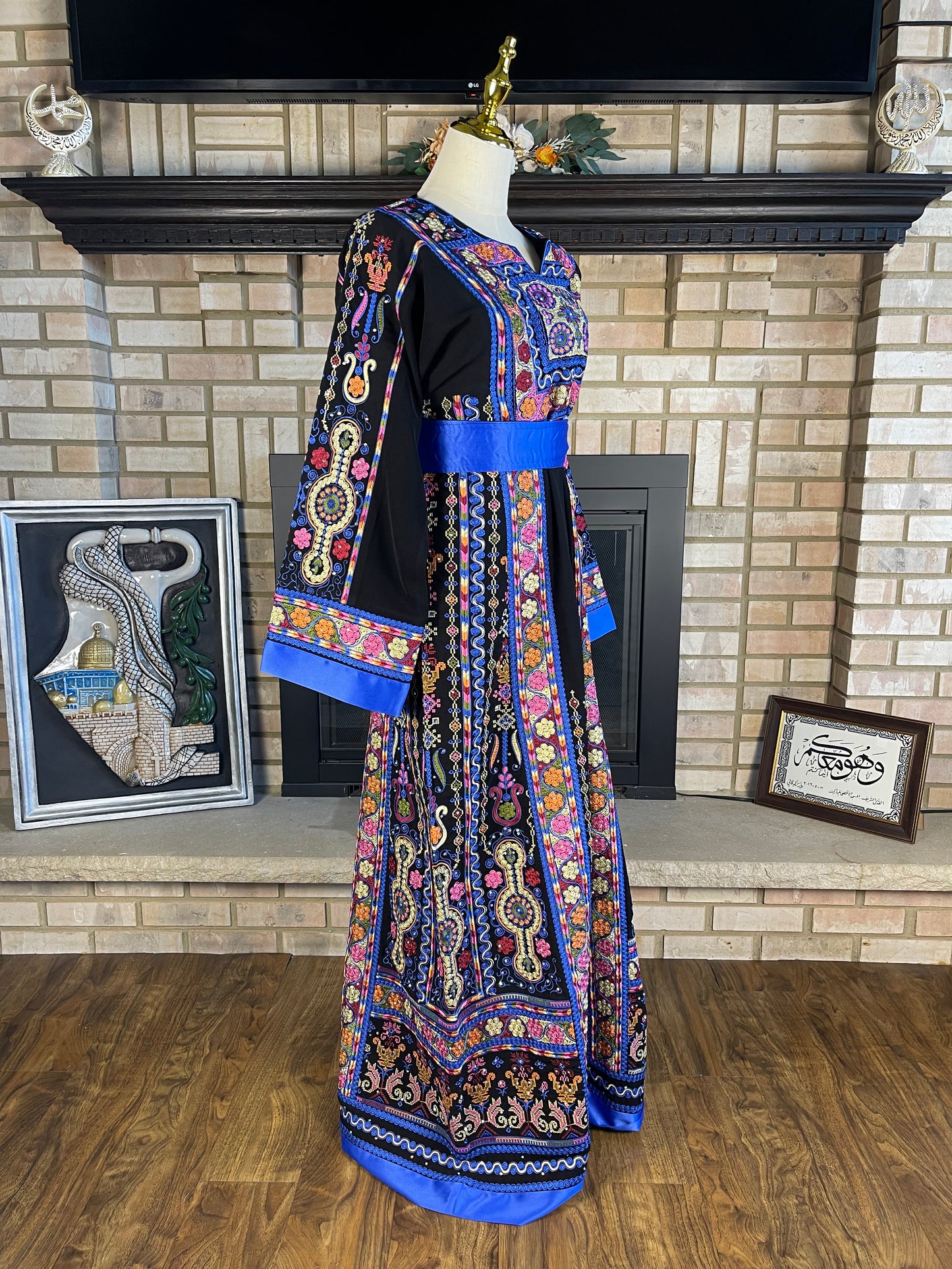 Black/Blue Malaka Thobe