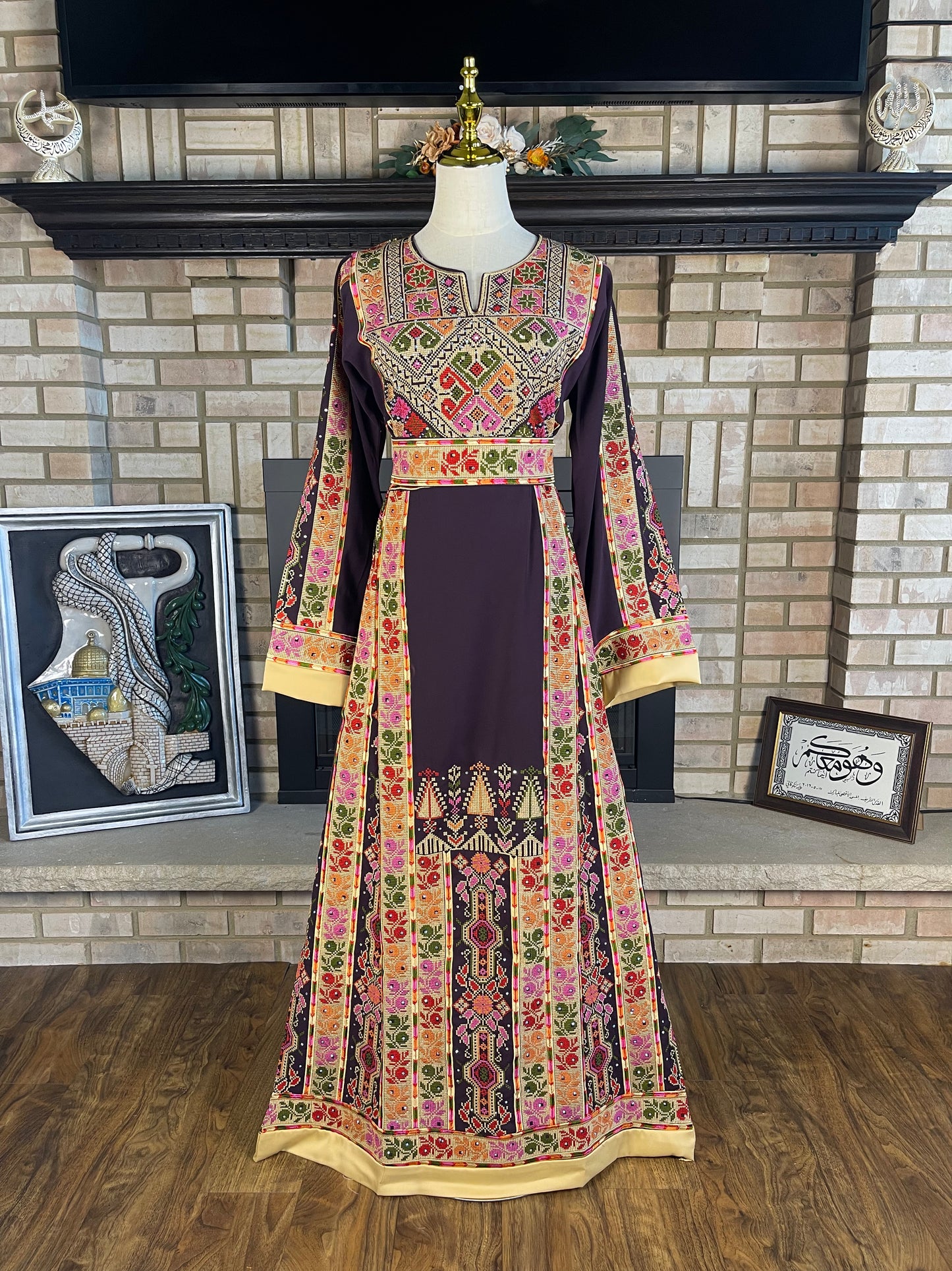 Grape/Gold Al-Zaytoon Thobe