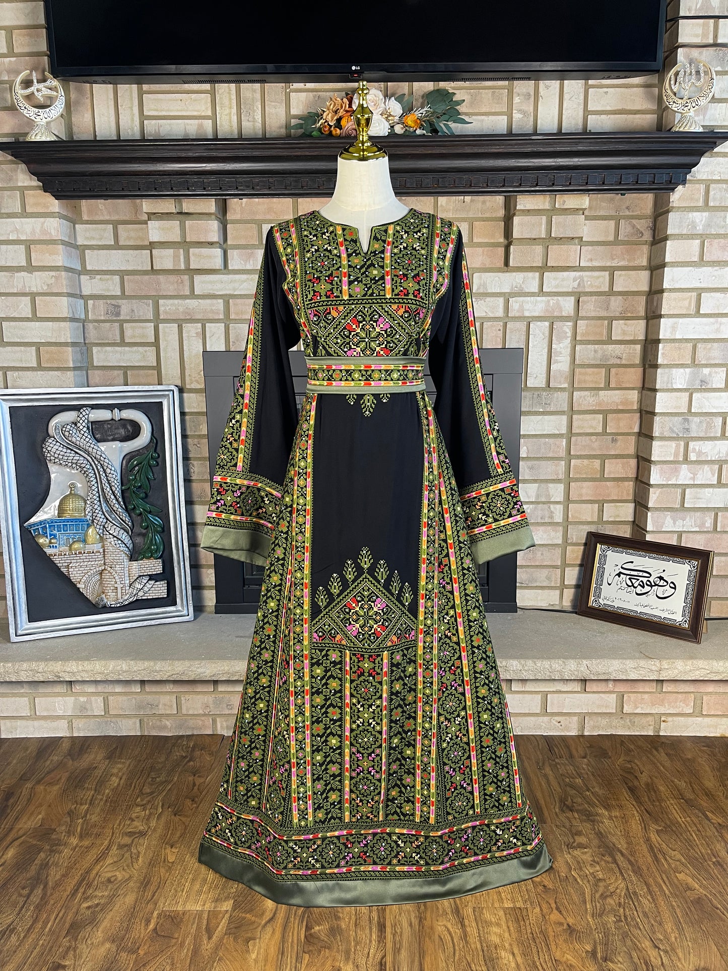 Black/Green Queen's Thobe