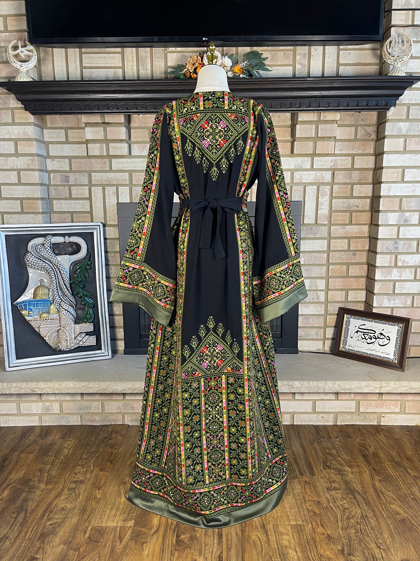 Black/Green Queen's Thobe