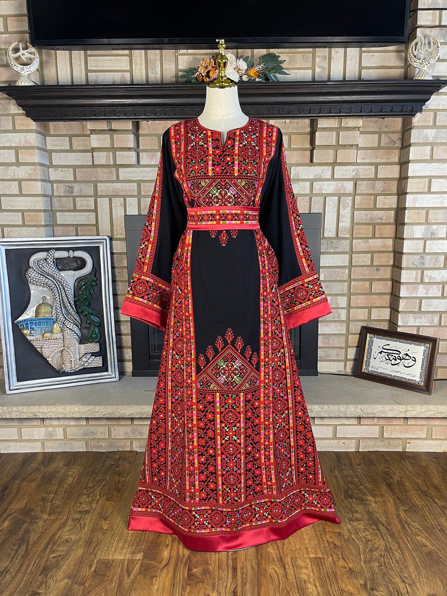 Black/Red Queen's Thobe