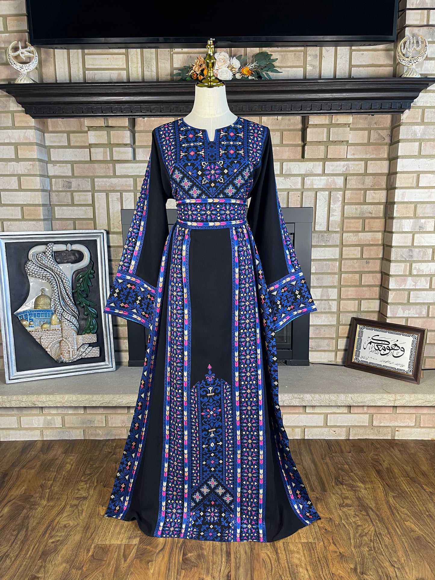 Black/Blue Ramallah Thobe