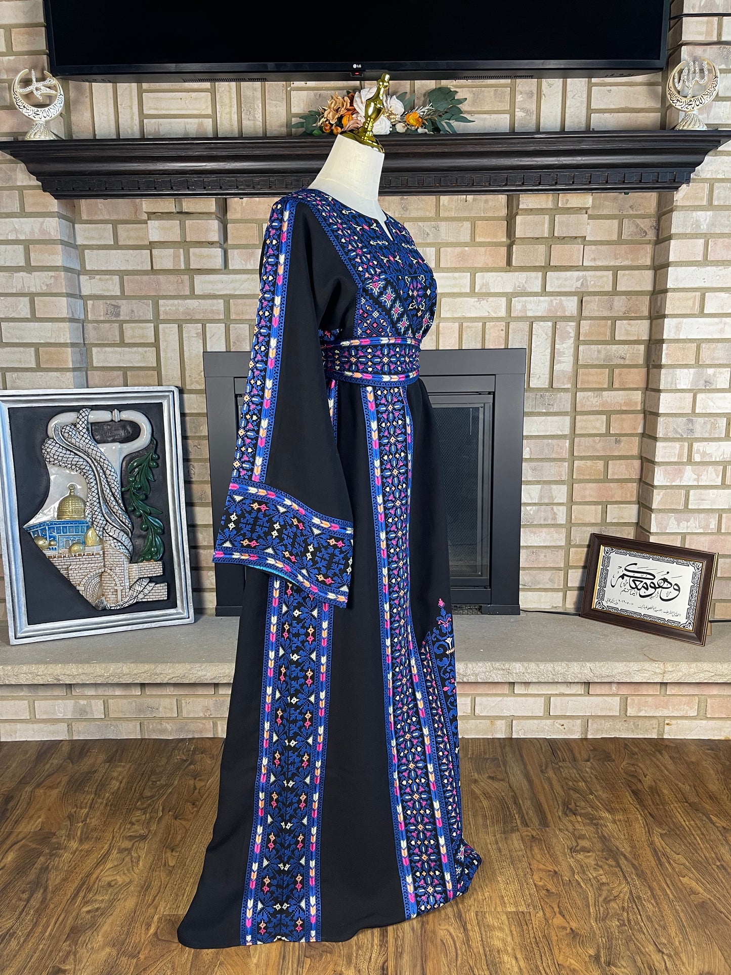 Black/Blue Ramallah Thobe