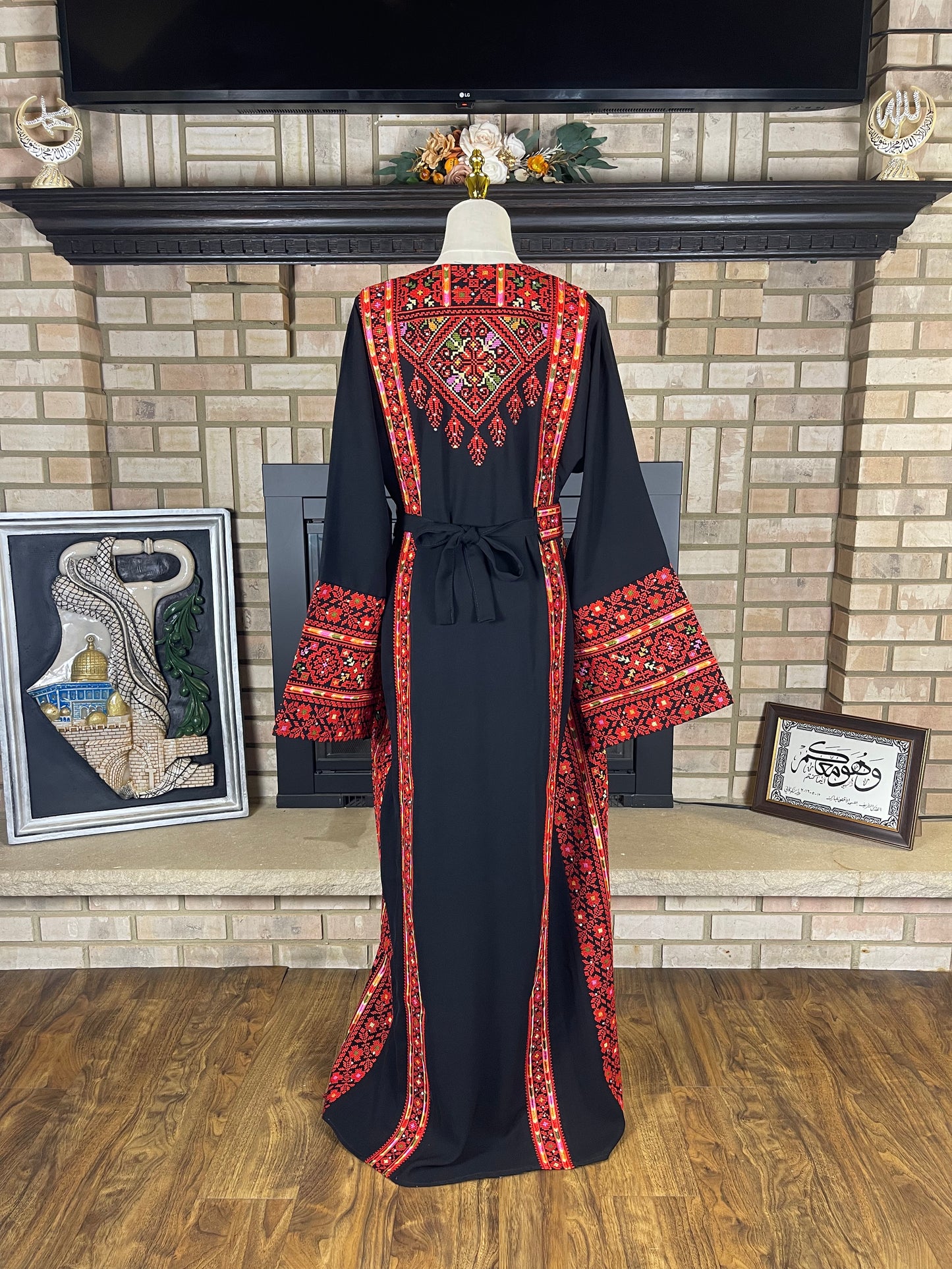 Black/Red Silwad Thobe