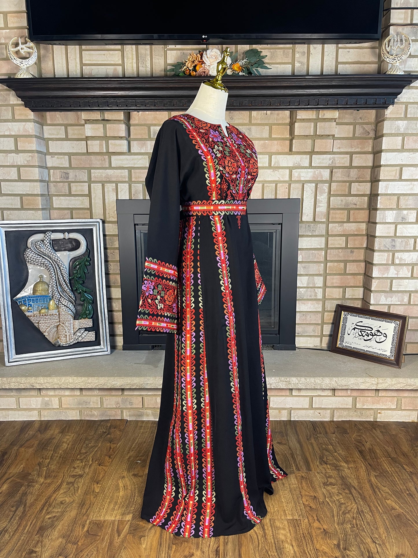Black/Red Al-Jaleel Thobe