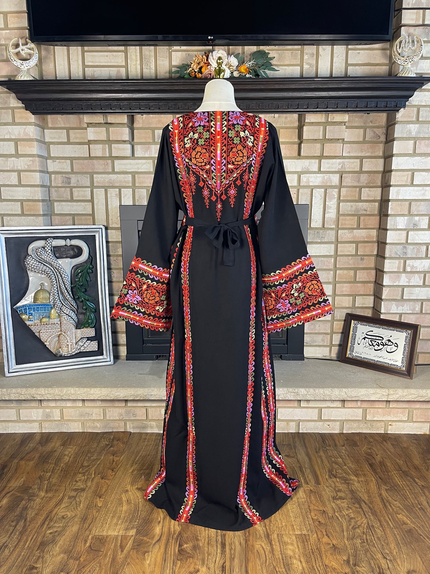 Black/Red Al-Jaleel Thobe