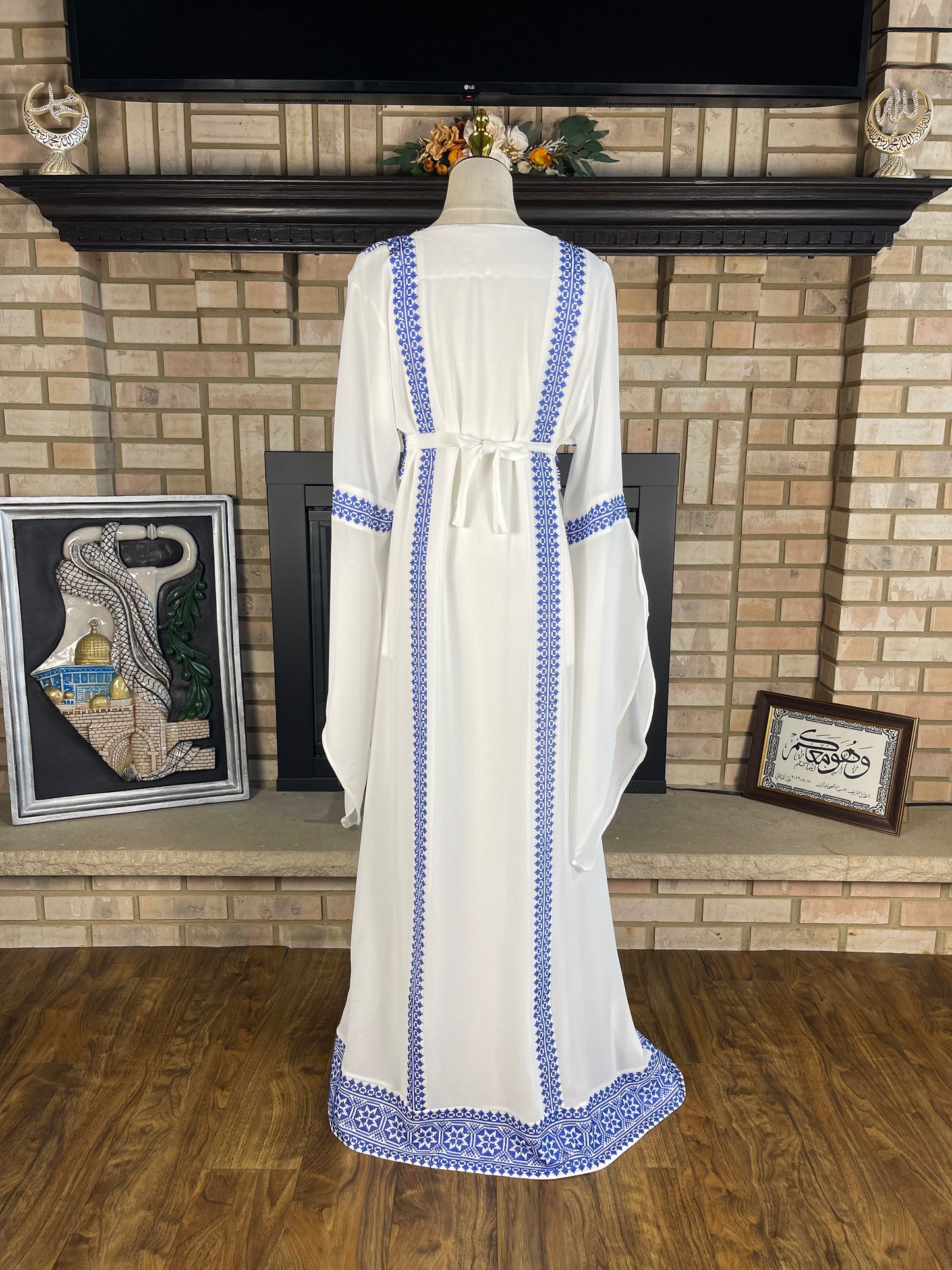 White/Blue Tulkarm Thobe