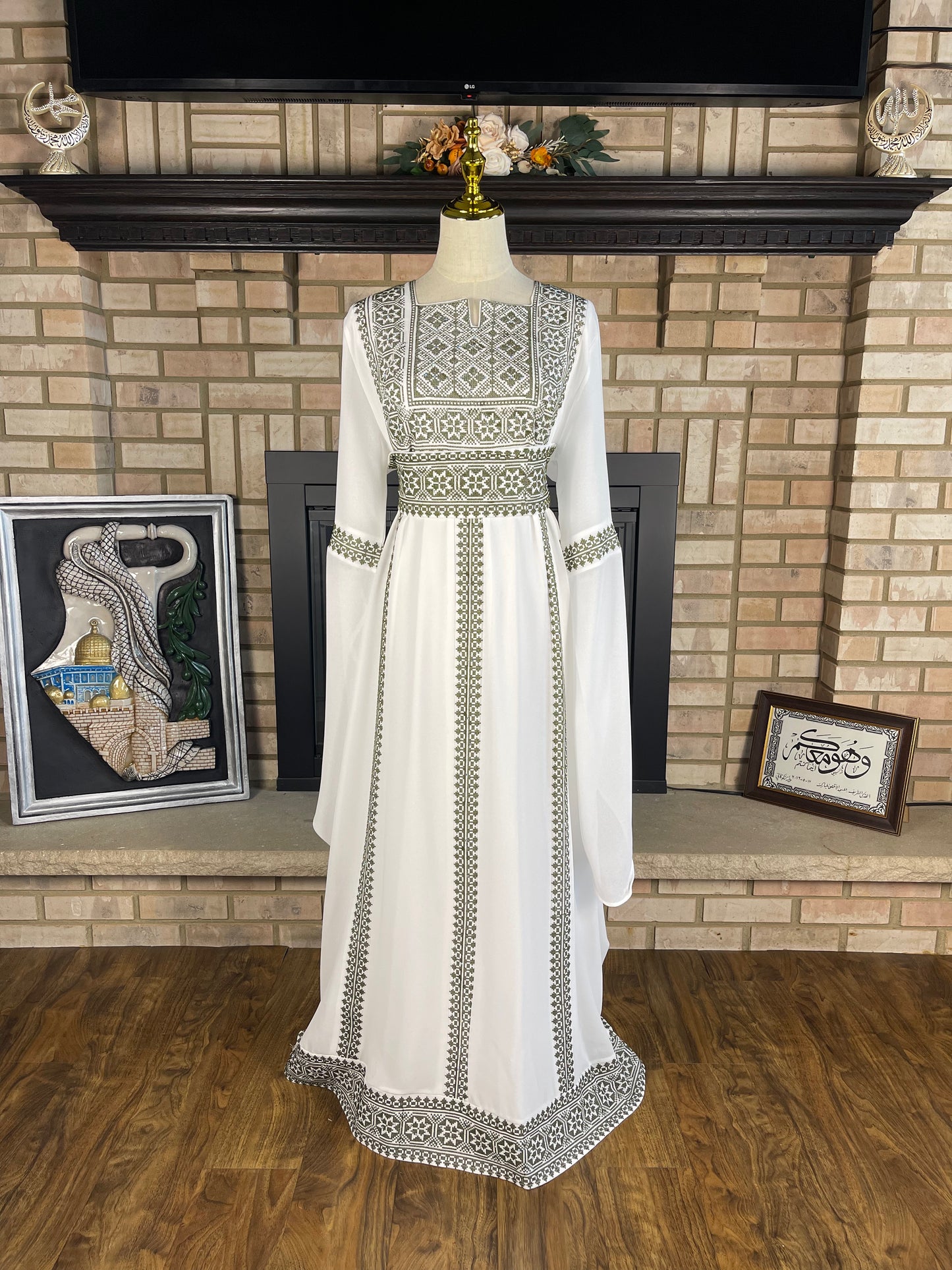 White/Green Tulkarm Thobe