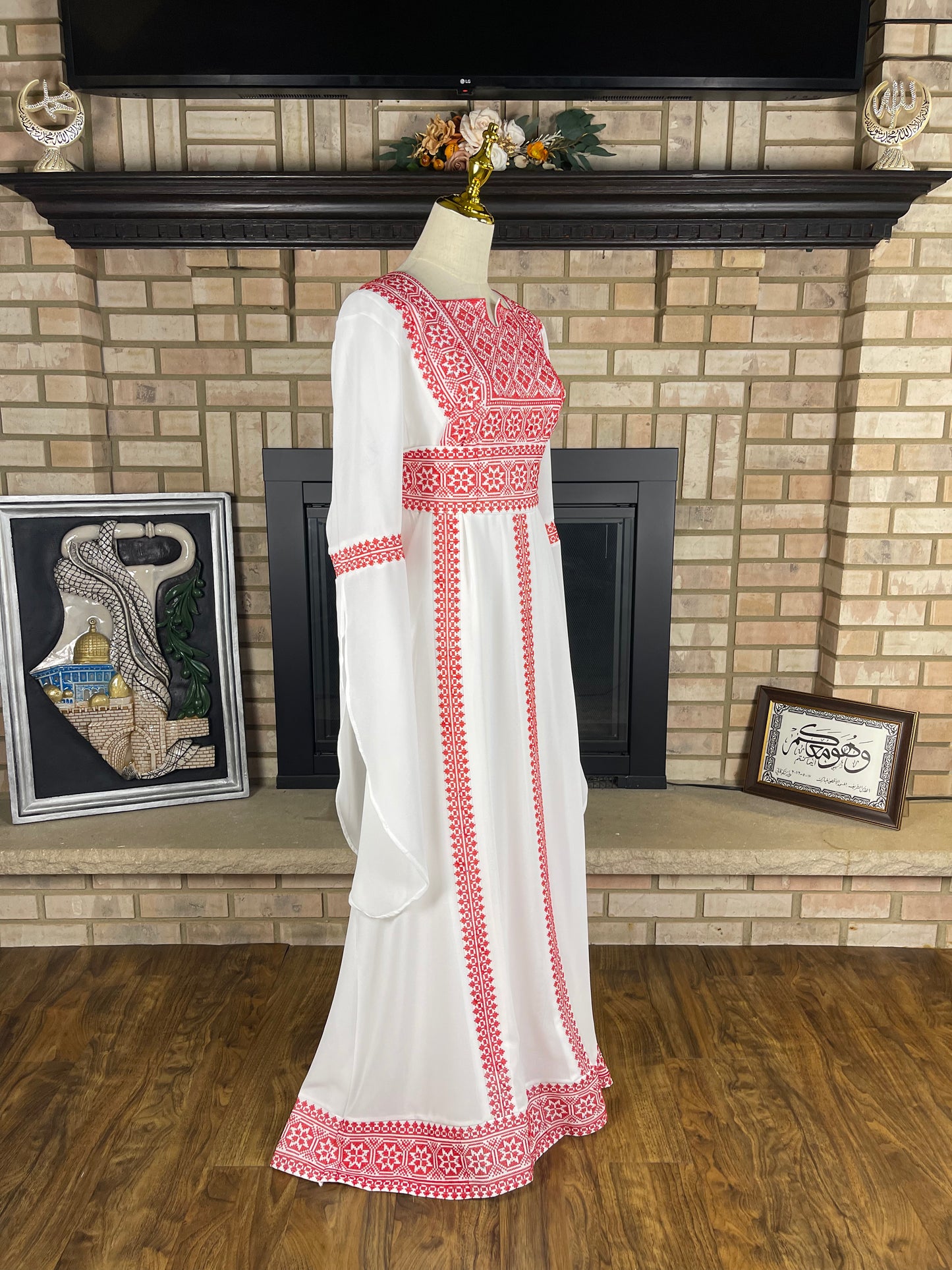 White/Red Tulkarm Thobe