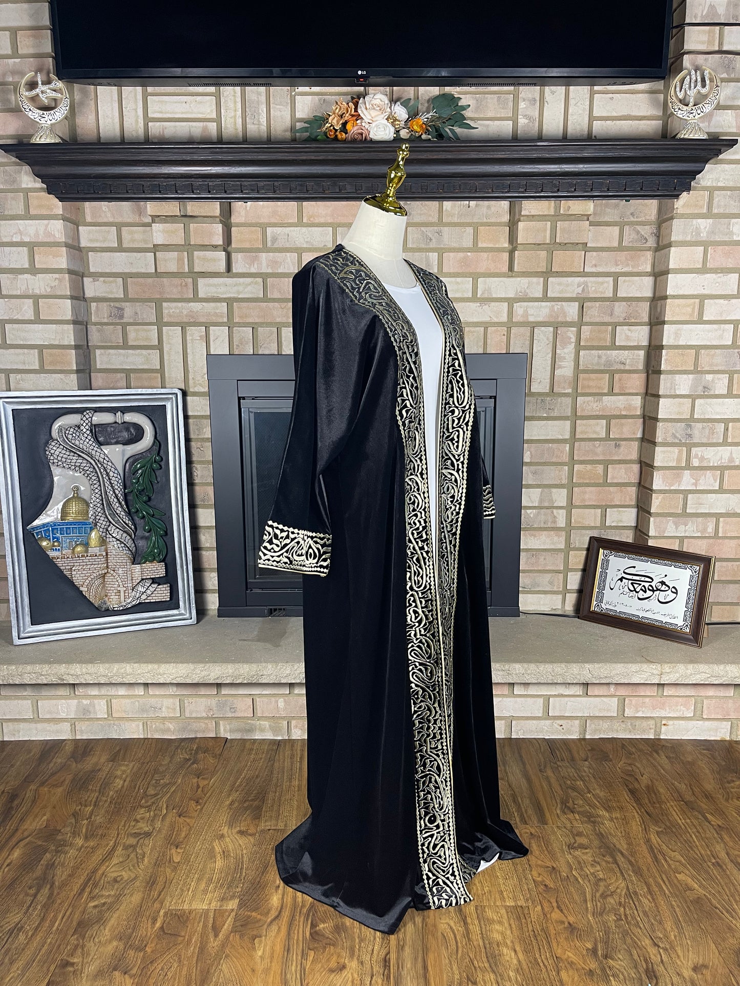 Velvet Black Calligraphy Besht