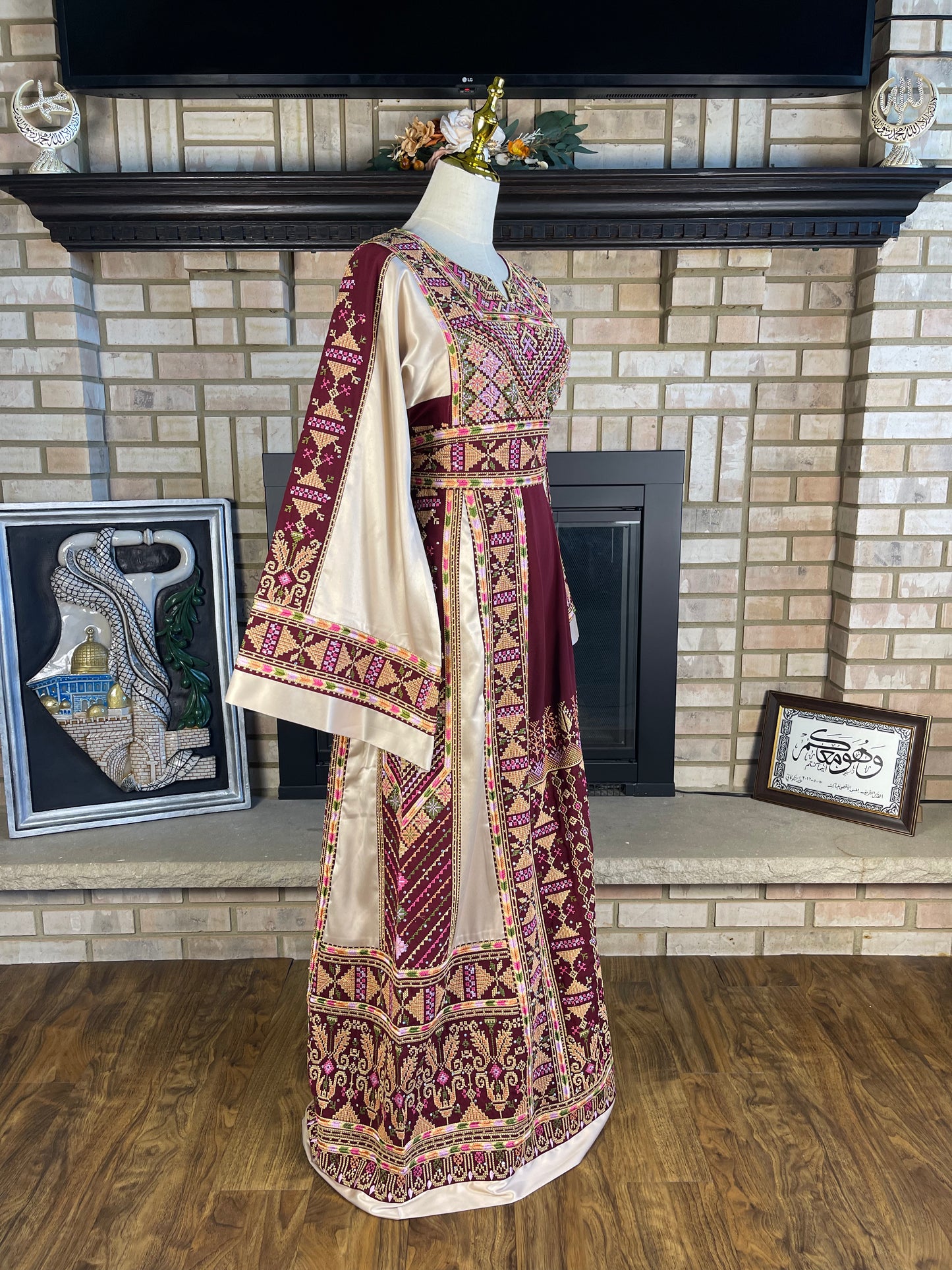 Burgundy/Gold Akka Thobe