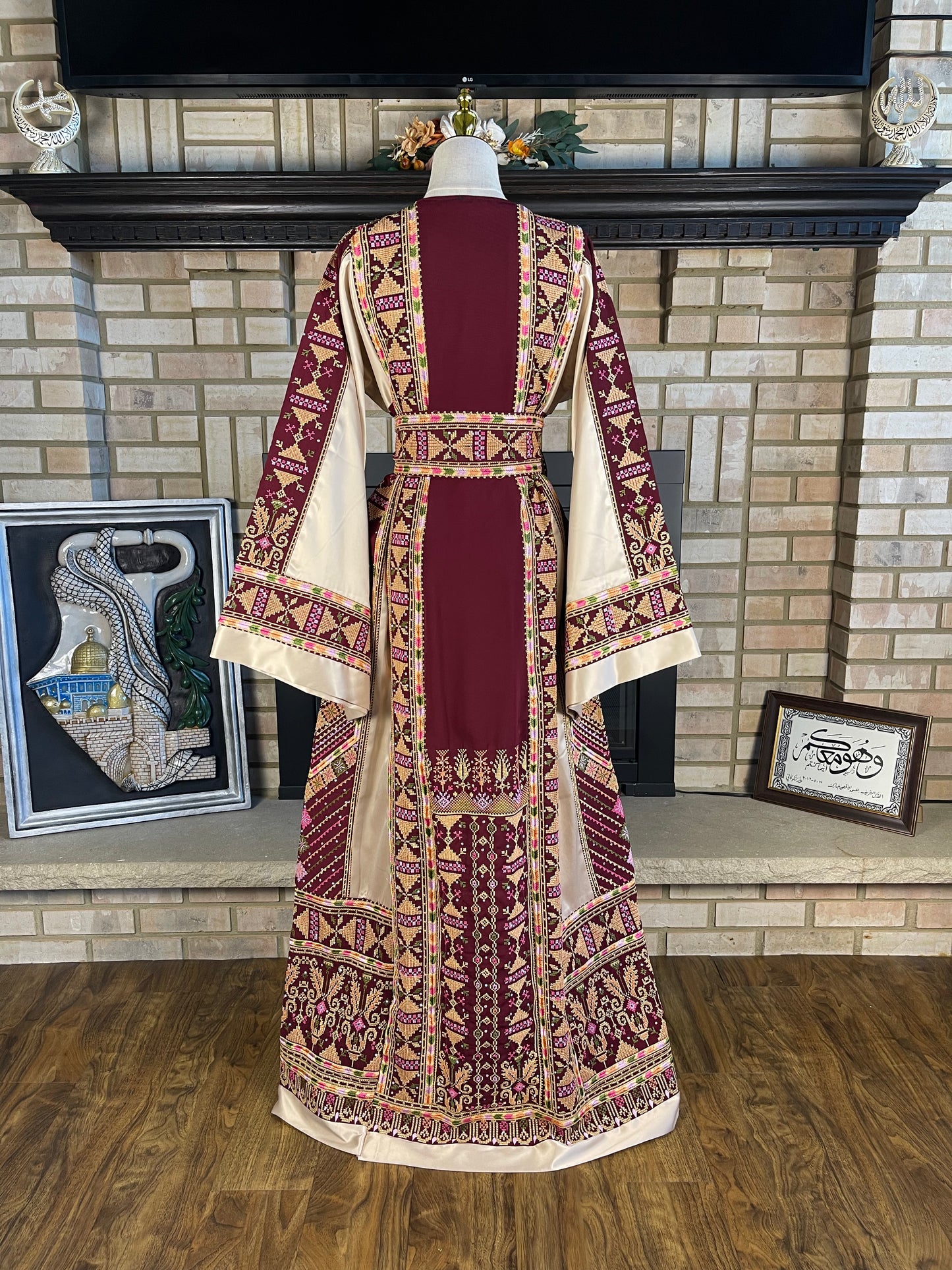 Burgundy/Gold Akka Thobe
