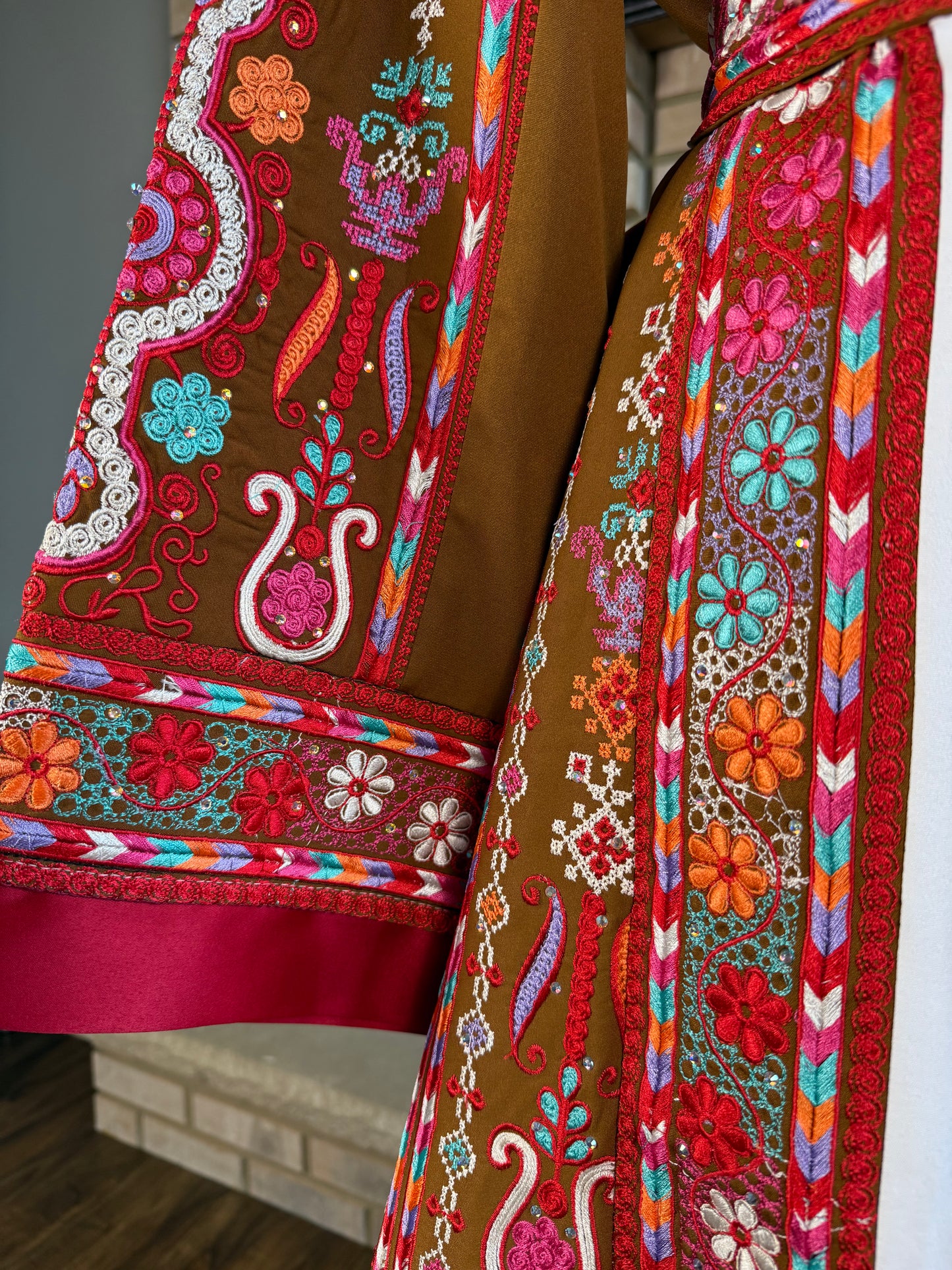 White/Ochre Malaka Thobe