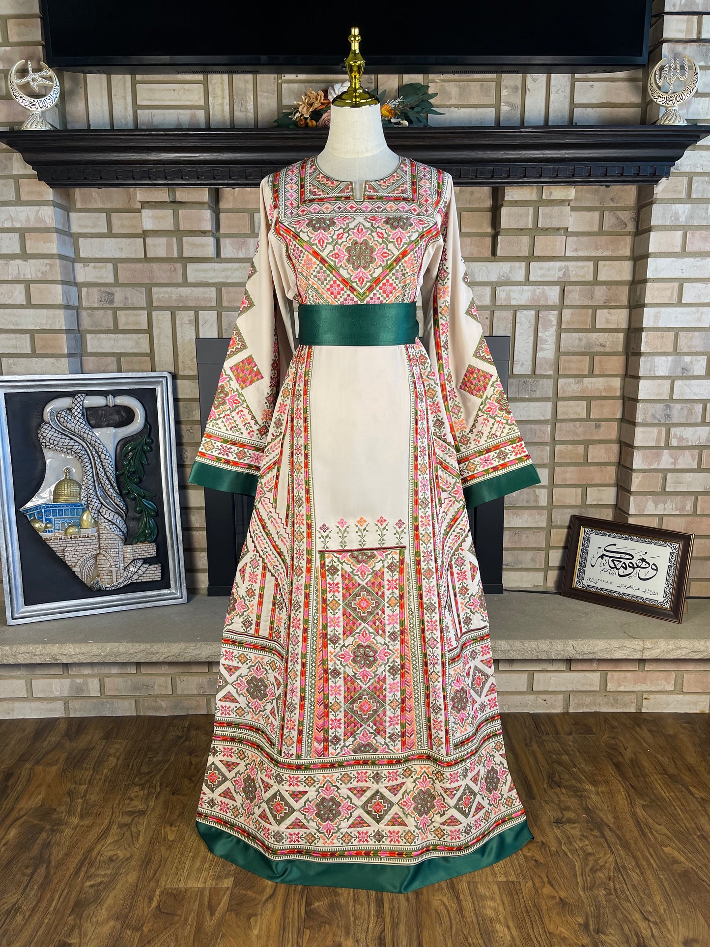 Cream/Green Qalqilya Thobe