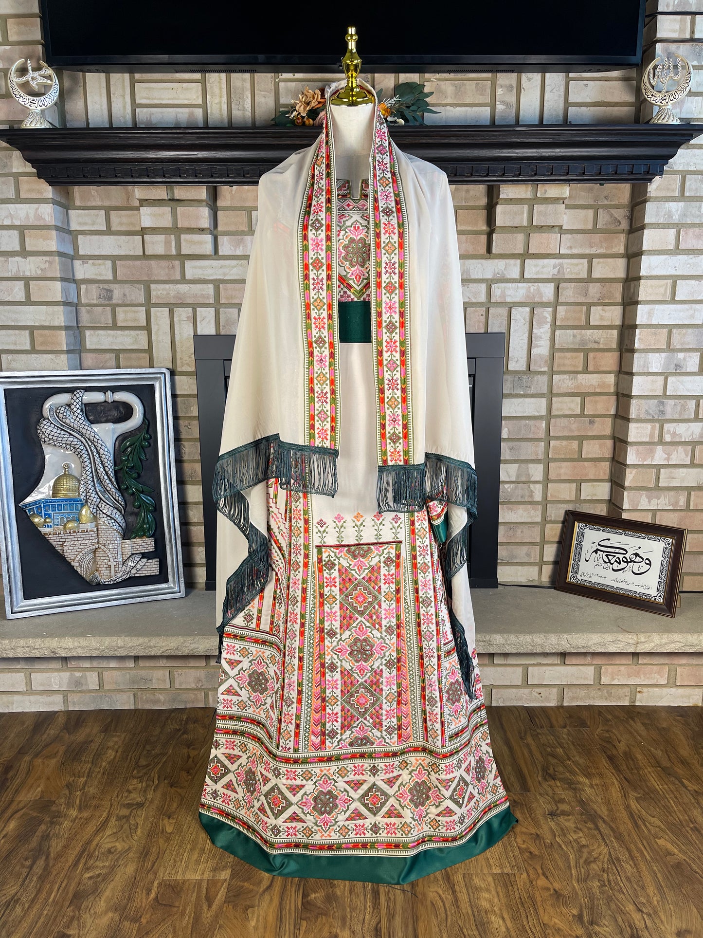 Cream/Green Qalqilya Thobe