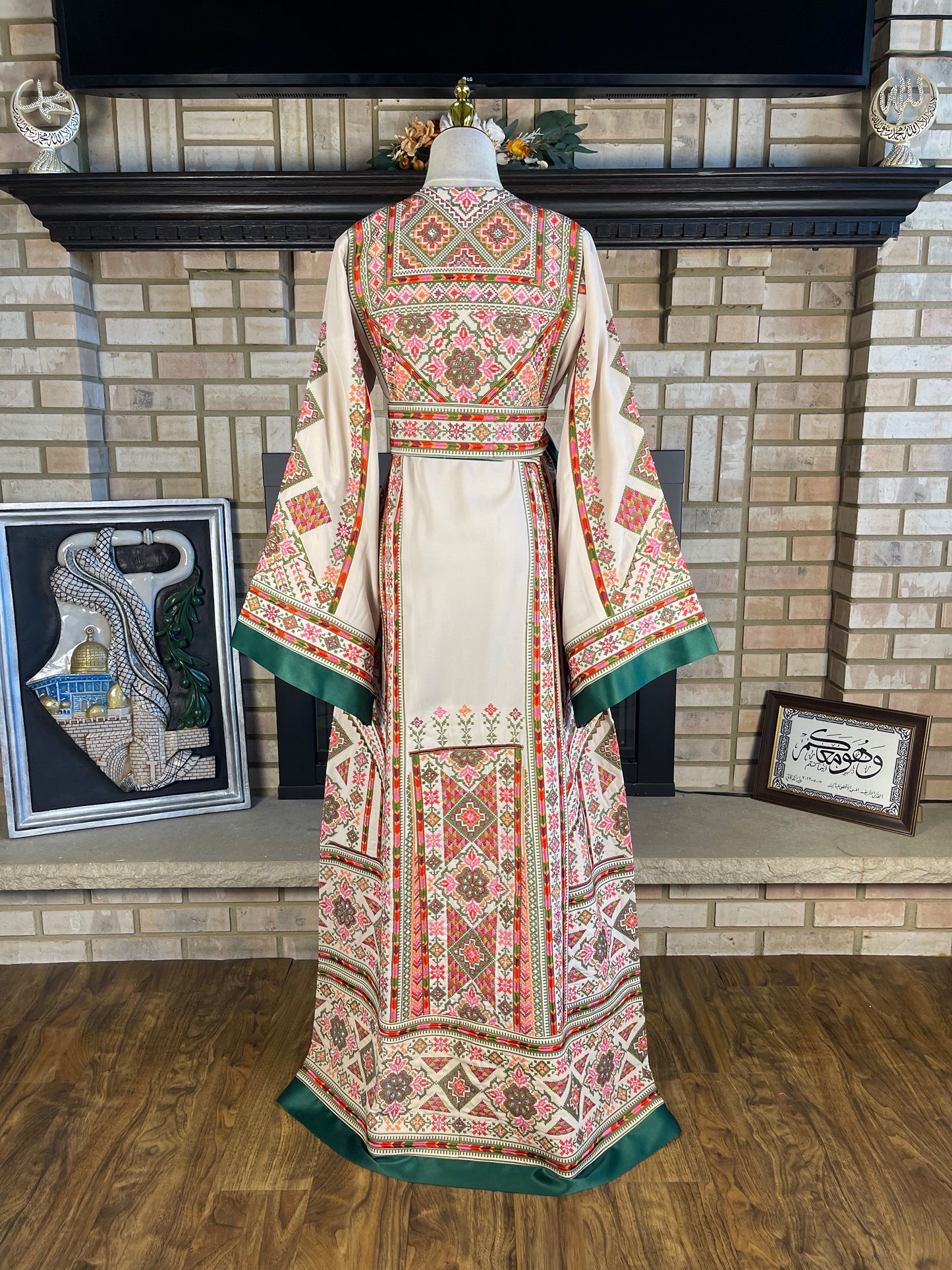 Cream/Green Qalqilya Thobe