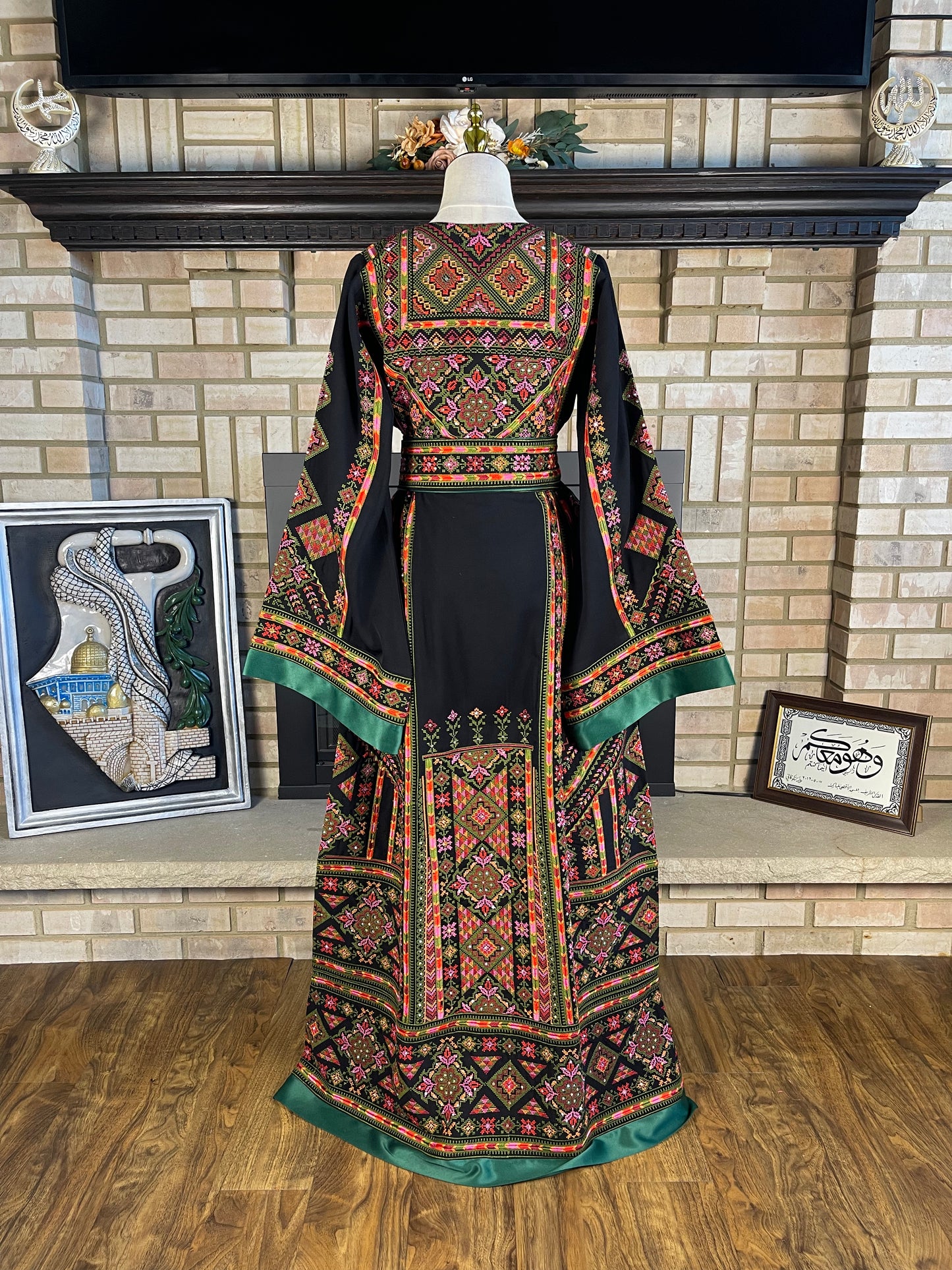 Black/Green Qalqilya Thobe