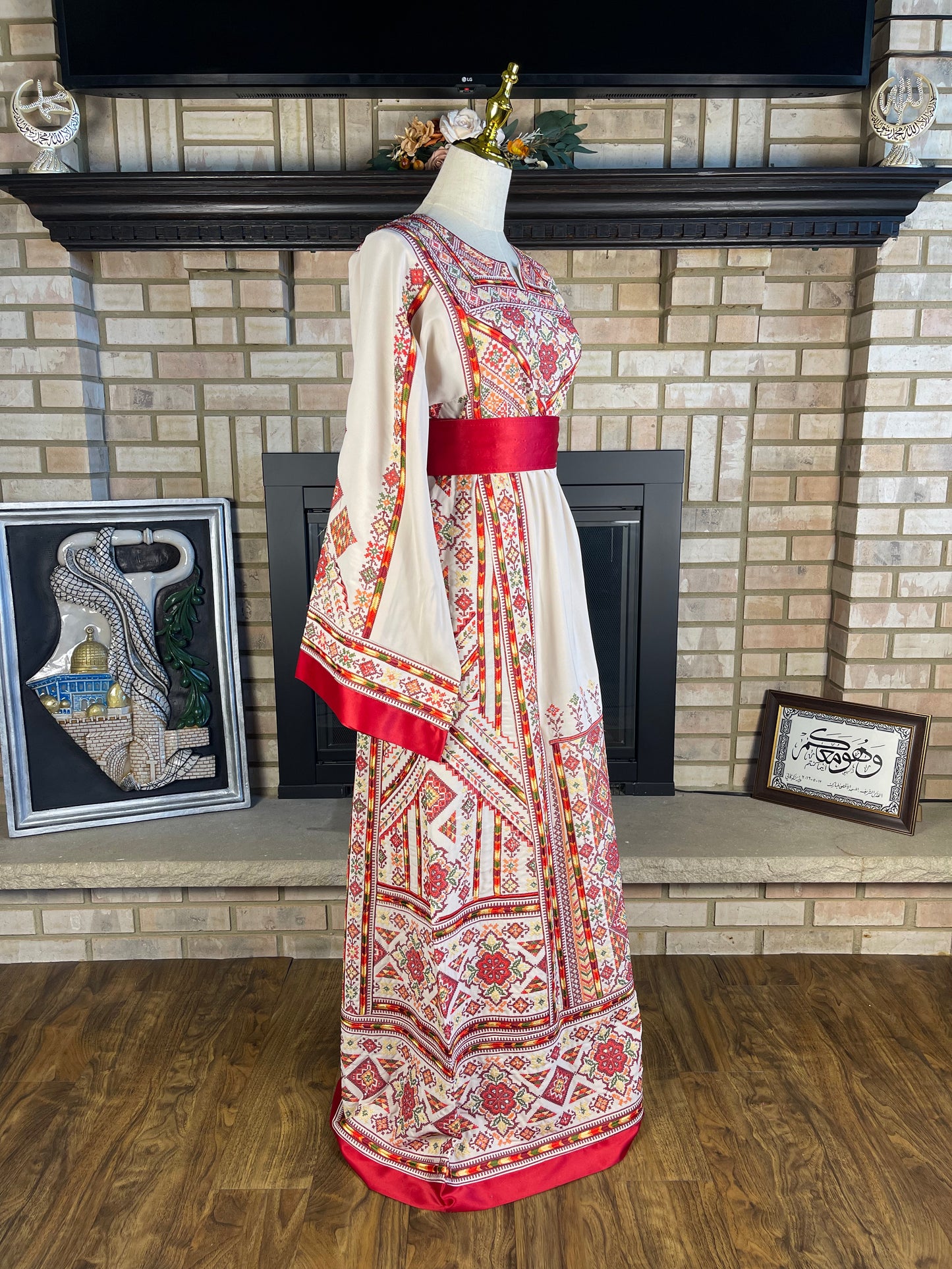 Cream/Red Qalqilya Thobe