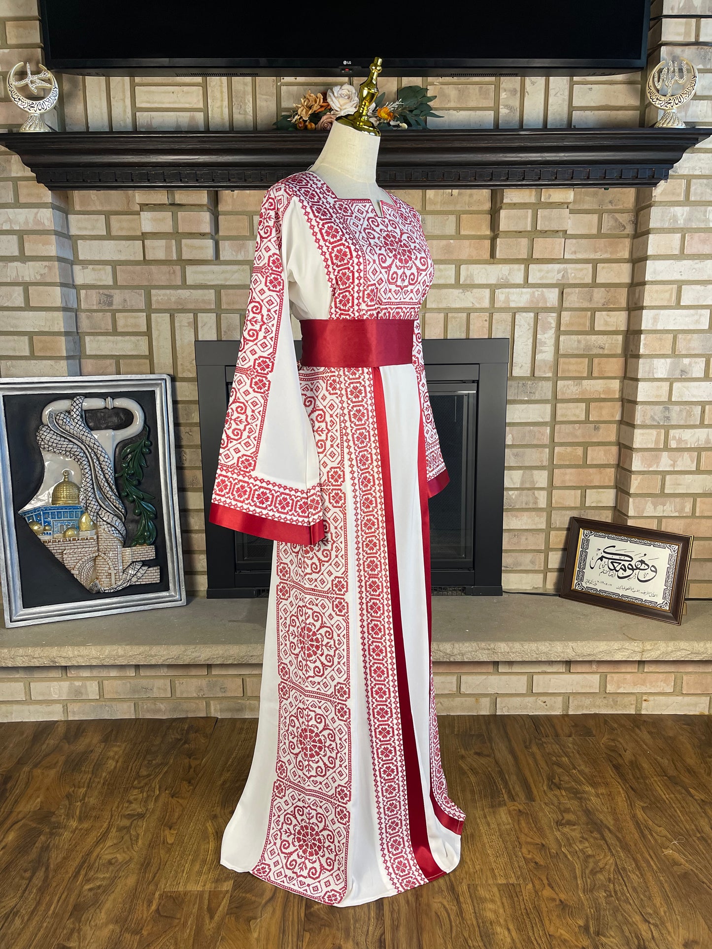 White/Red Falastin Thobe