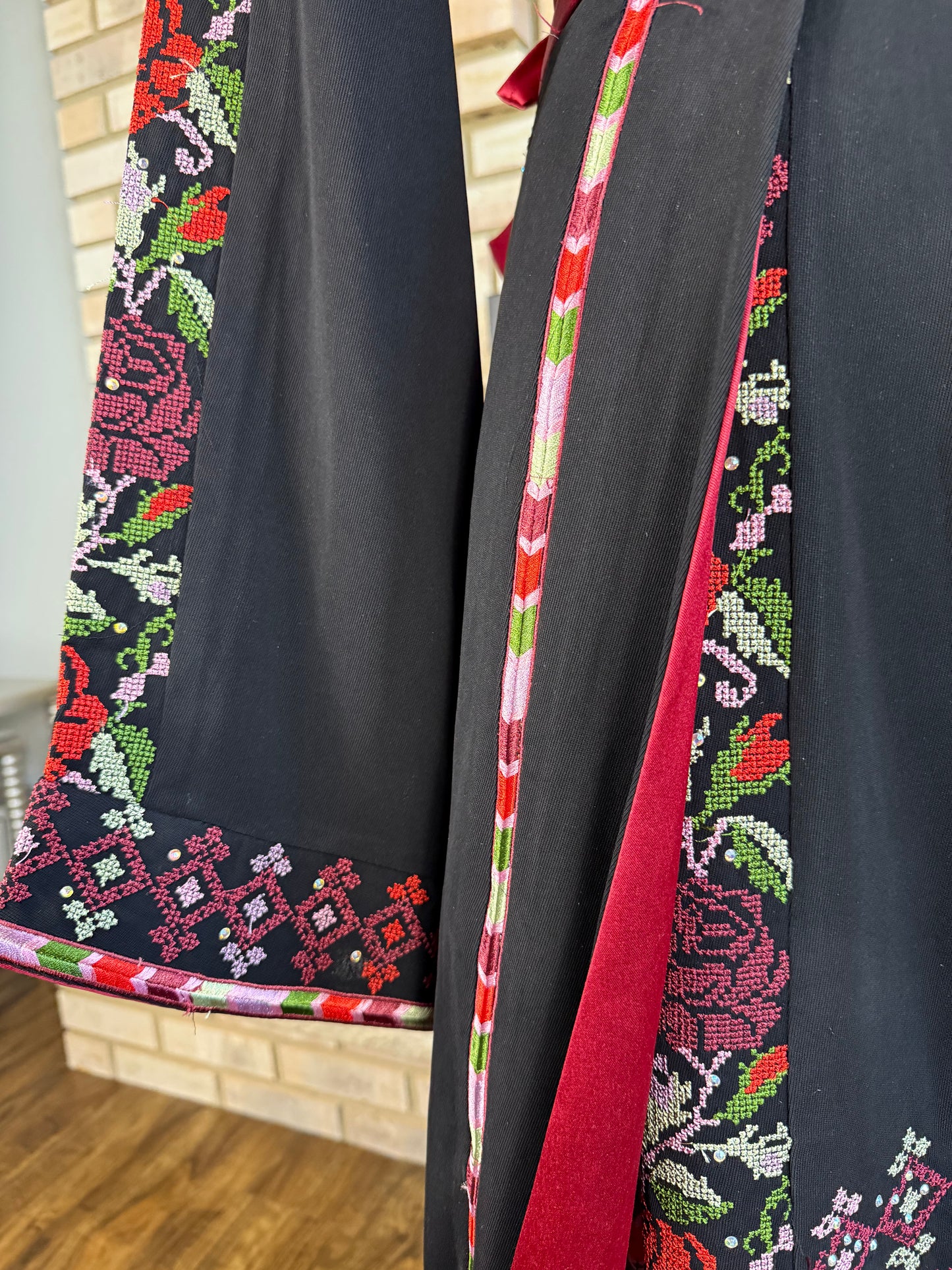 Black/Red Tulkarm's Bride Thobe