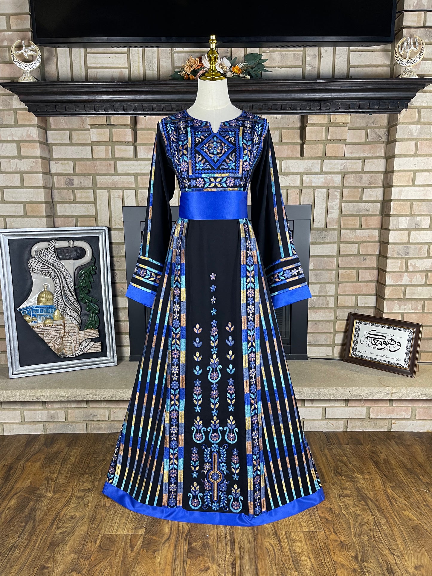 Black/Blue Ajloun Thobe