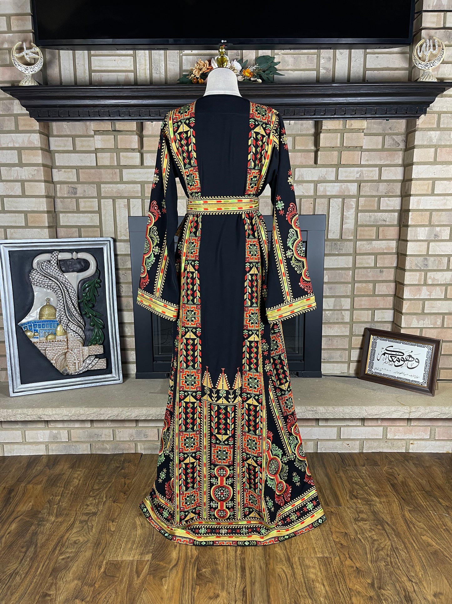 Black/Gold Nuseirat Thobe