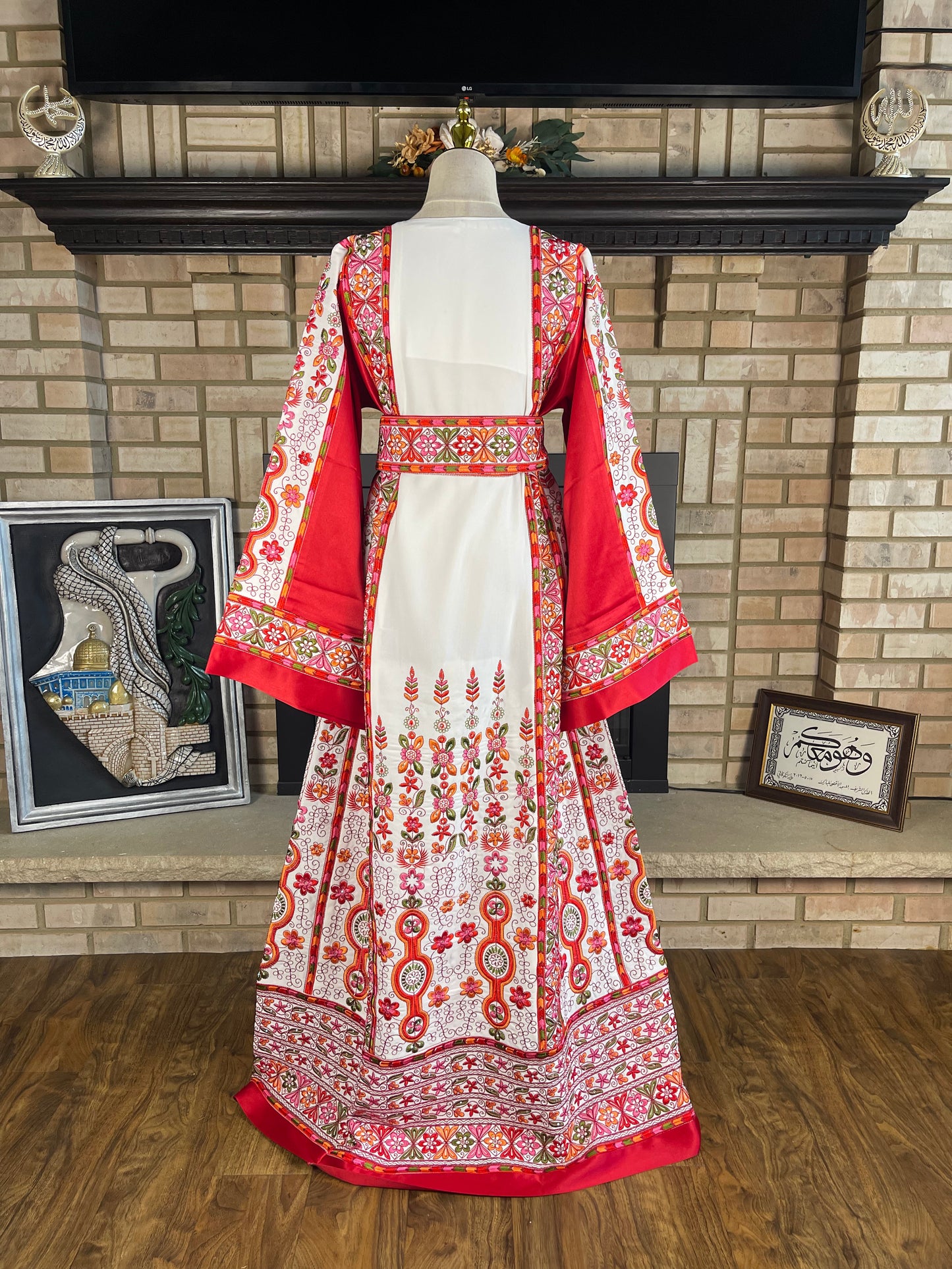 White/Red Satin Malaka Thobe