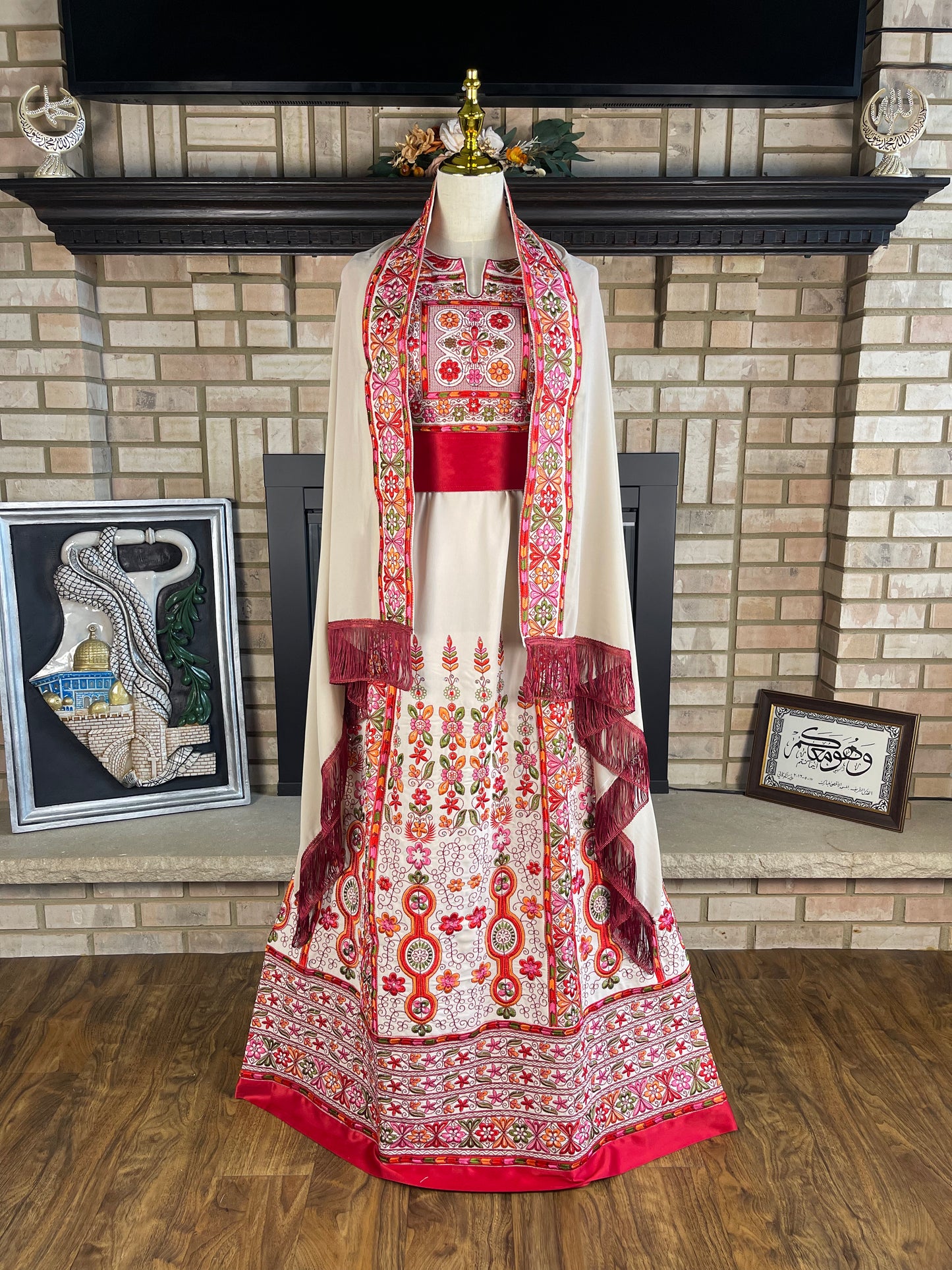 Cream/Red Satin Malaka Thobe
