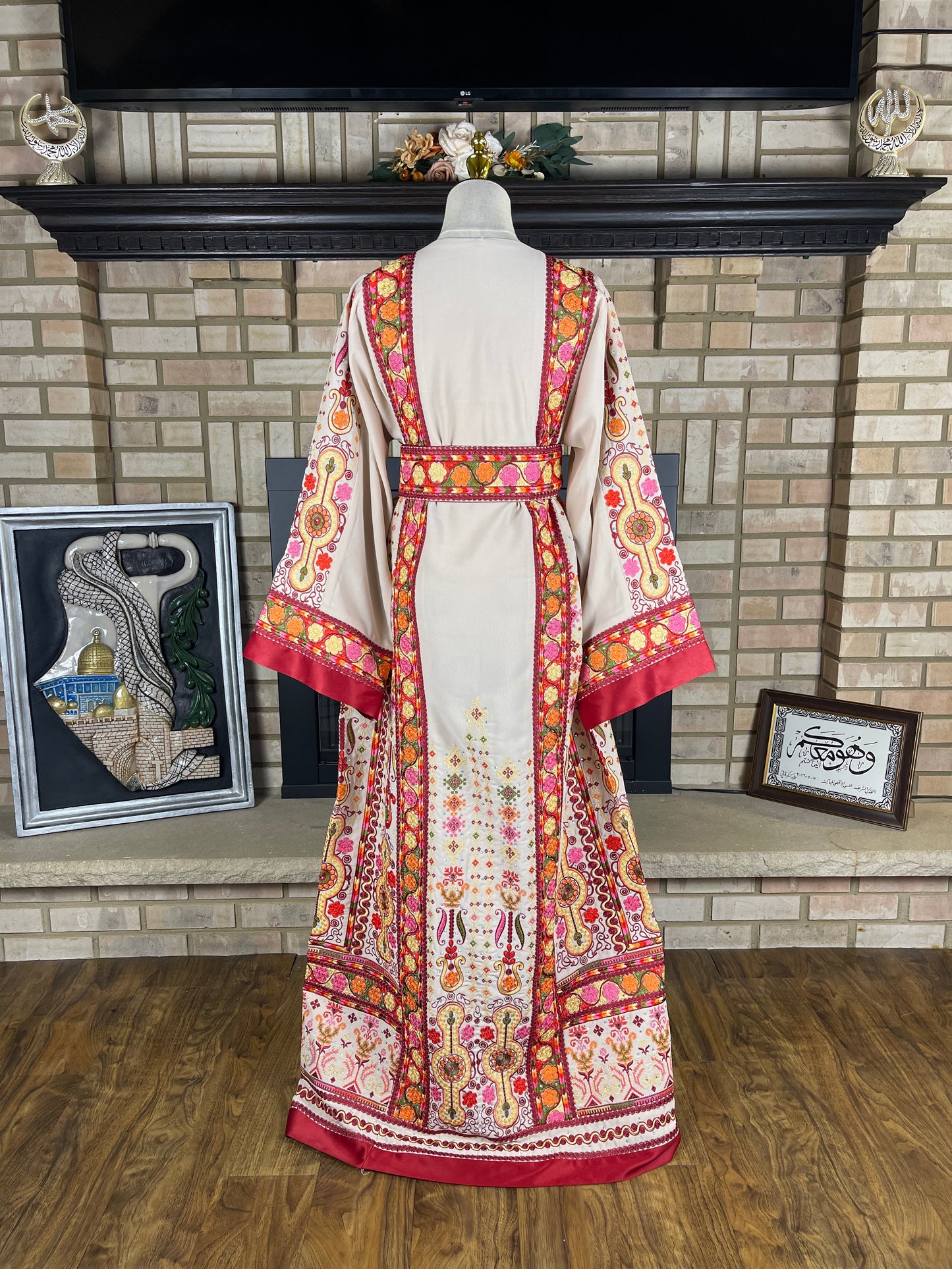 Cream/Burgundy Malaka Thobe