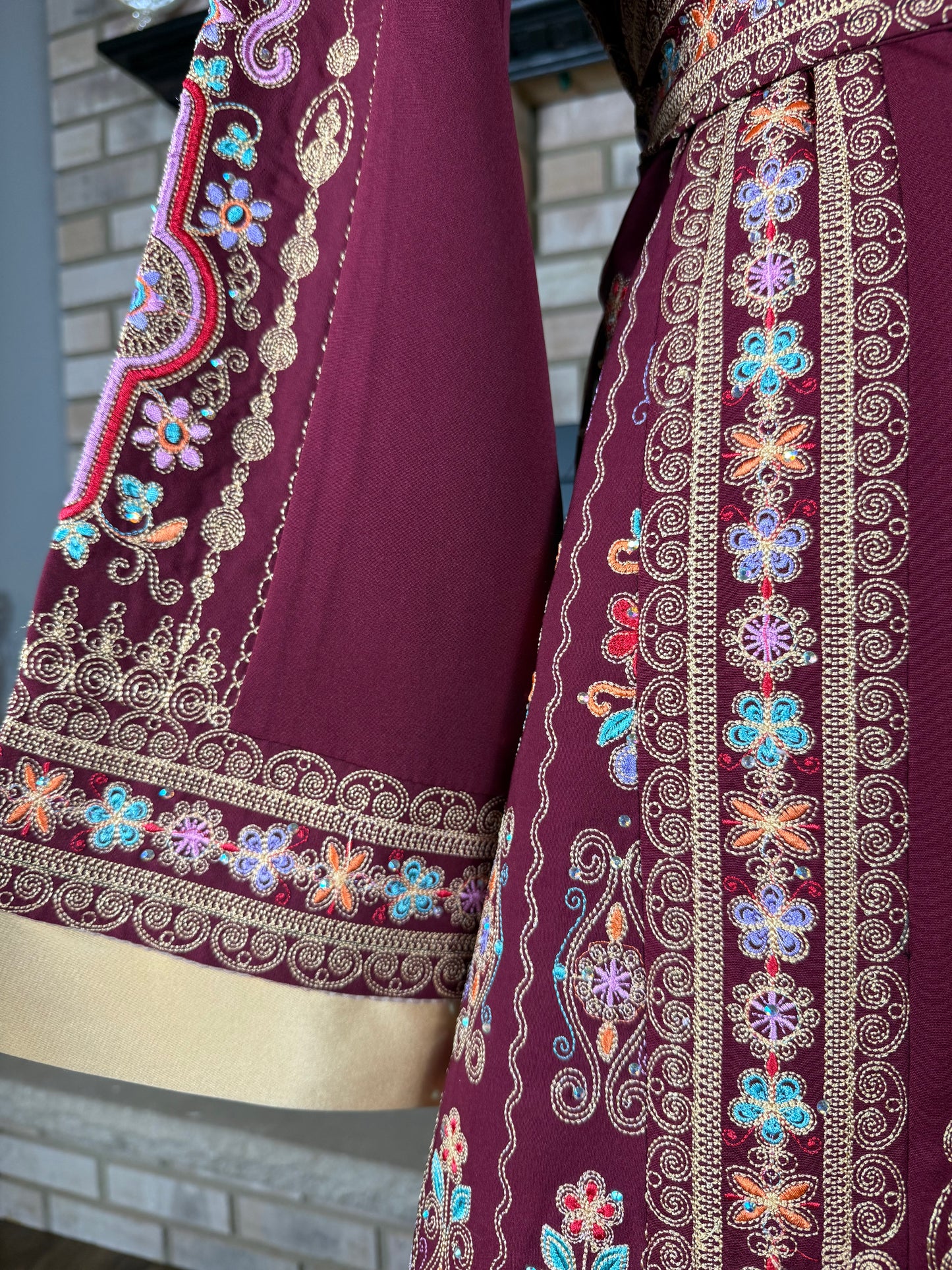 Maroon Al-Wurood Thobe