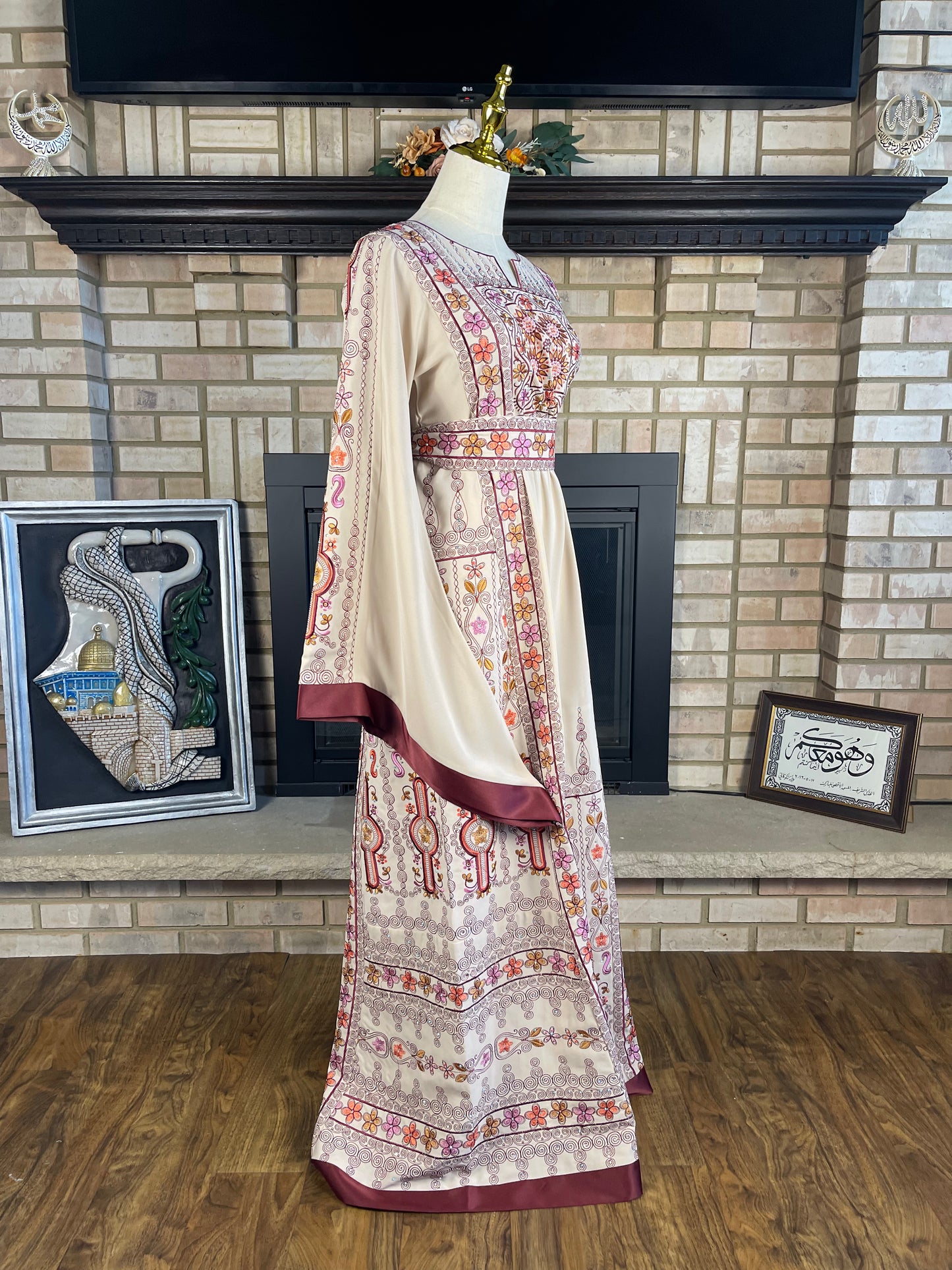 Cream/Burgundy Al-Wurood Thobe