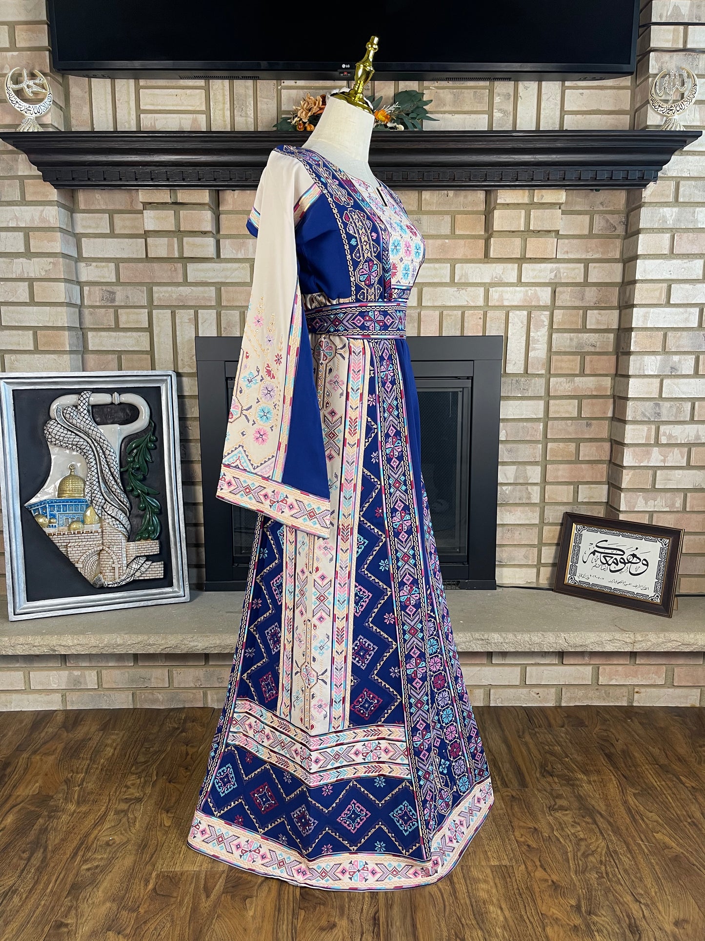 Blue/White Jabalia Thobe
