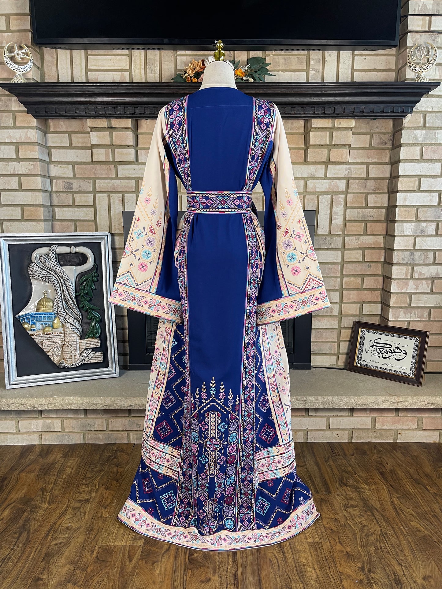 Blue/White Jabalia Thobe
