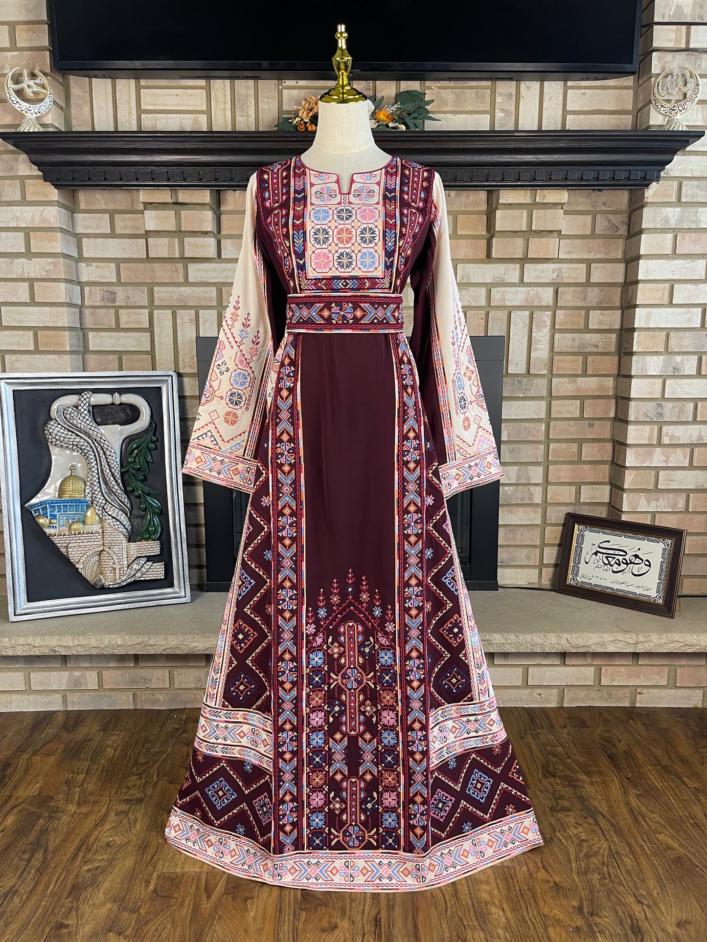 Burgundy/White Jabalia Thobe