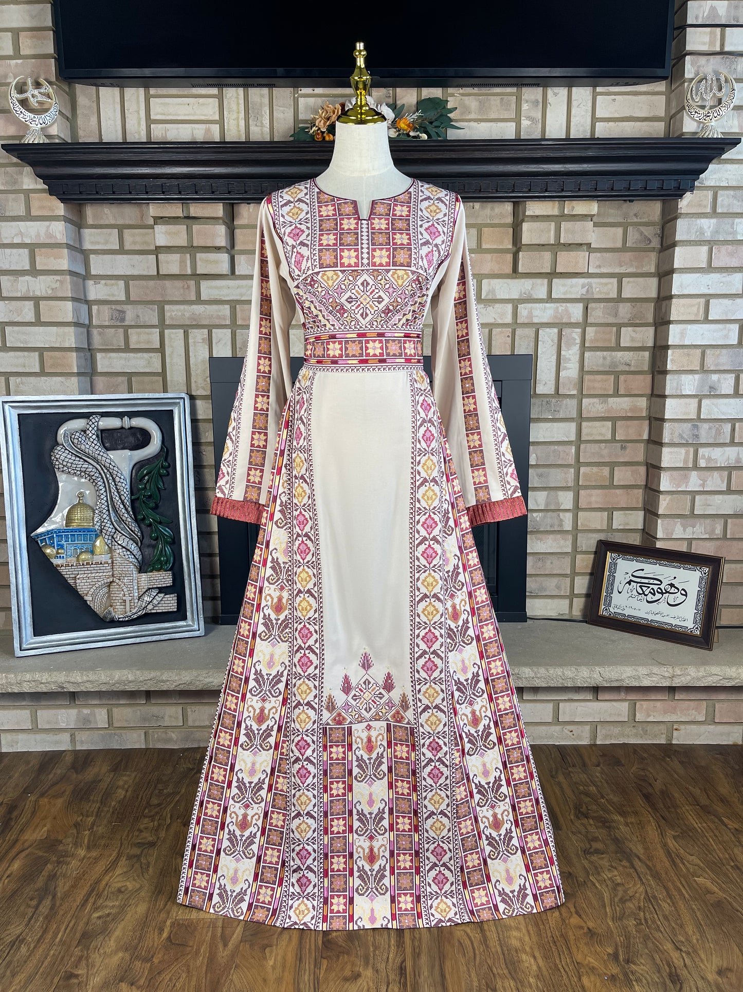 Cream/Burgundy Deir Al-Balah Thobe