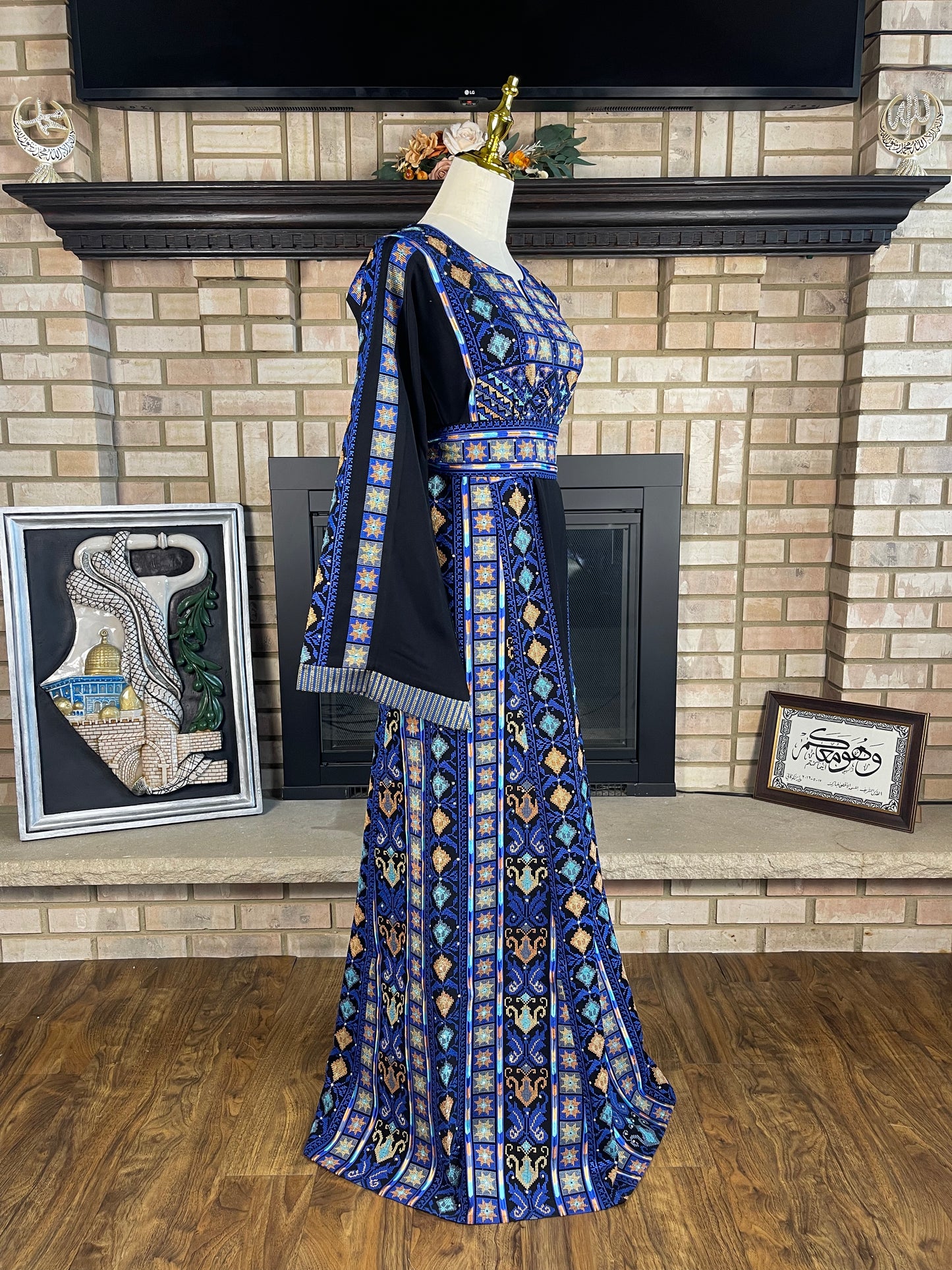 Black/Blue Deir Al-Balah Thobe
