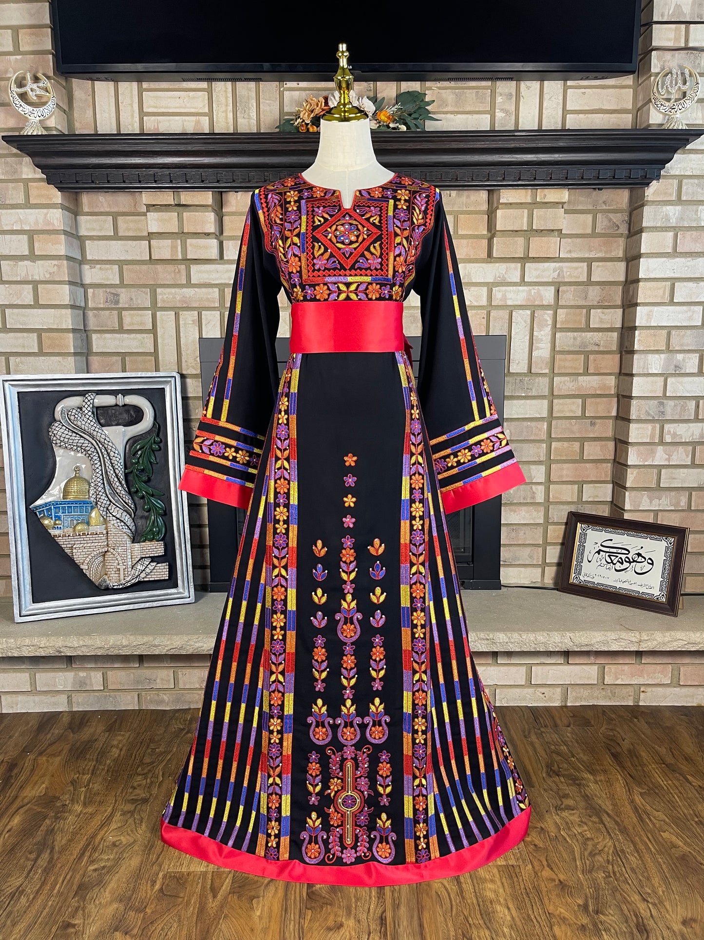 Black/Red Ajloun Thobe