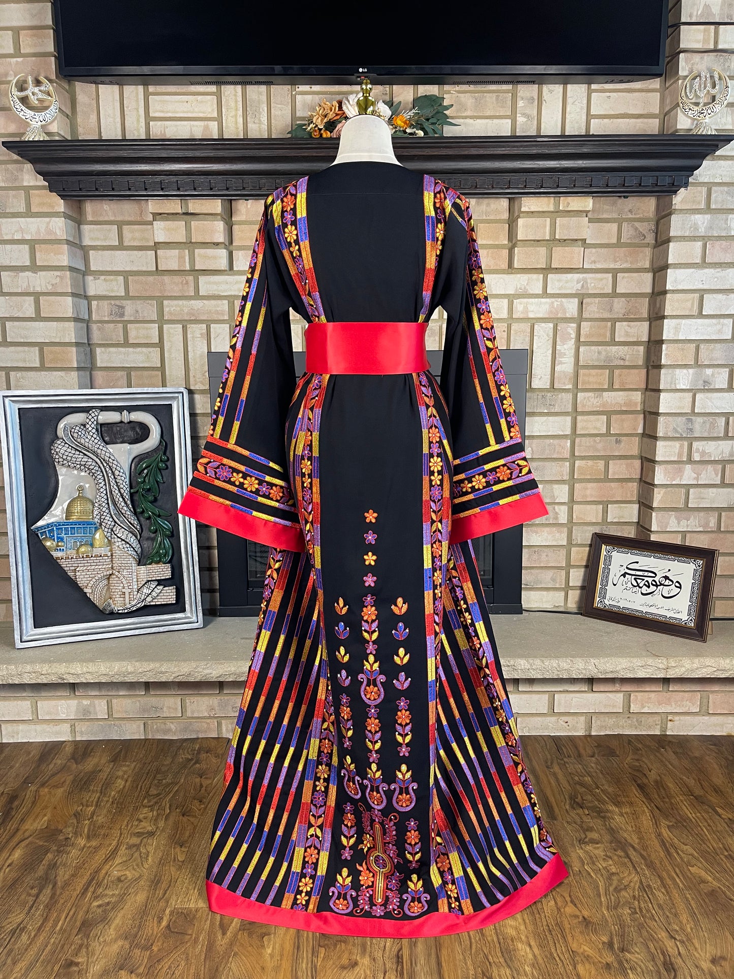 Black/Red Ajloun Thobe