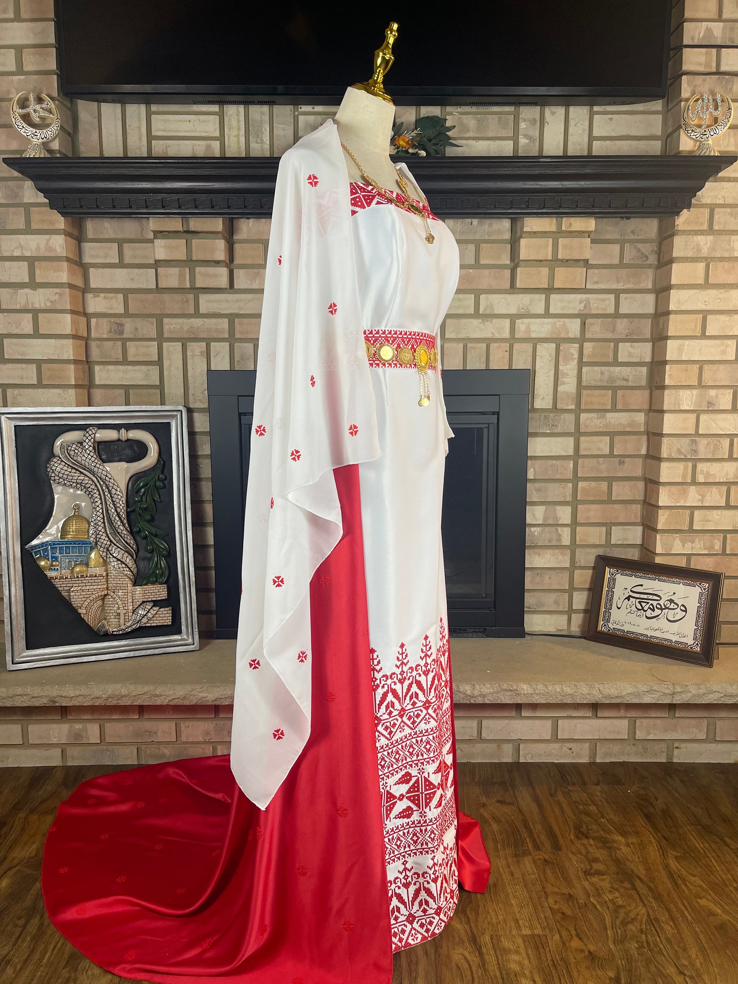 White/Red Satin Strapless Bridal Thobe