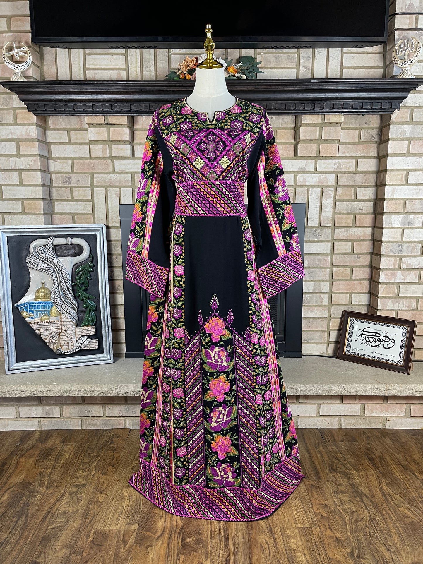 Black/Purple Roses Thobe