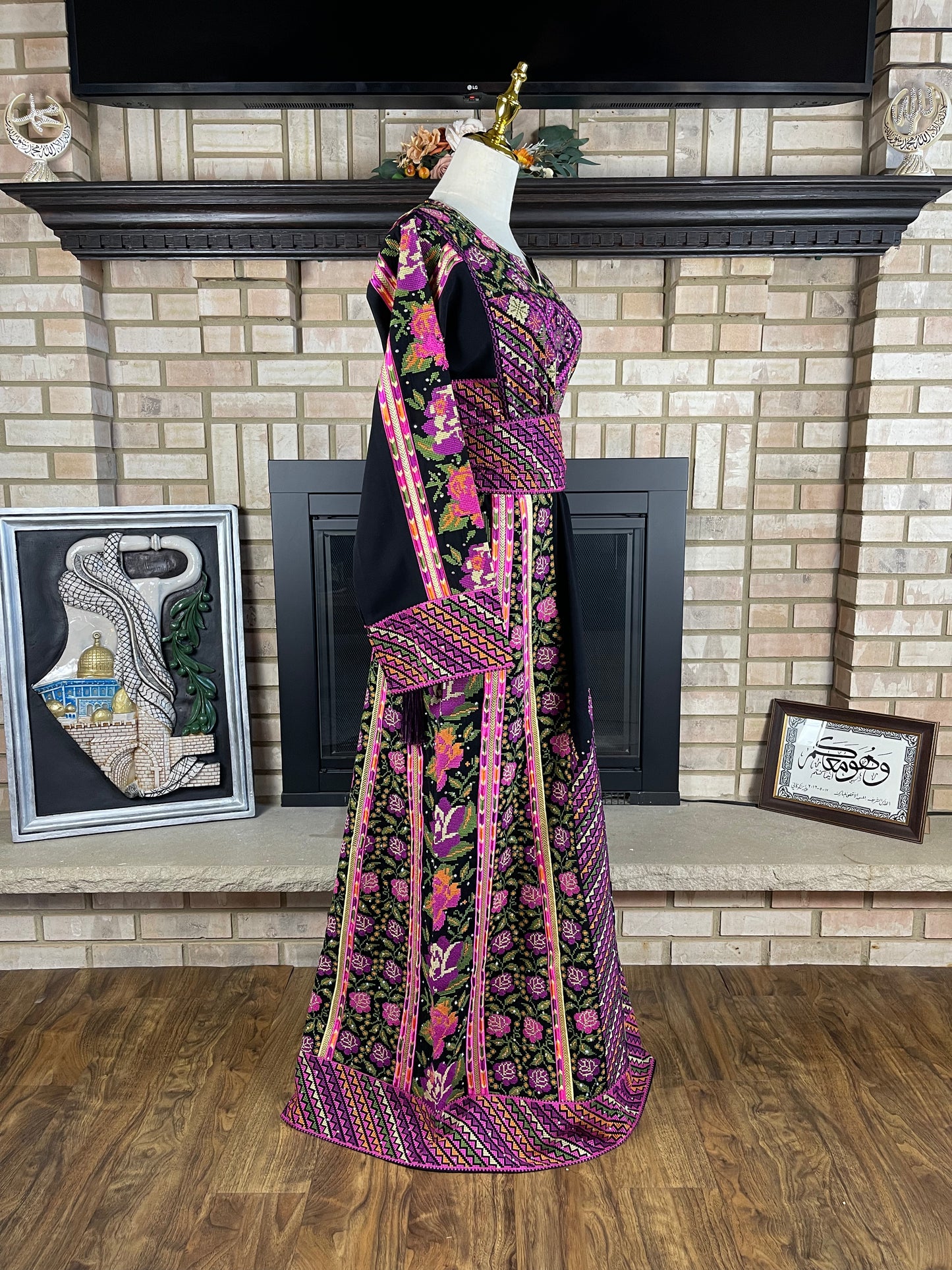 Black/Purple Roses Thobe
