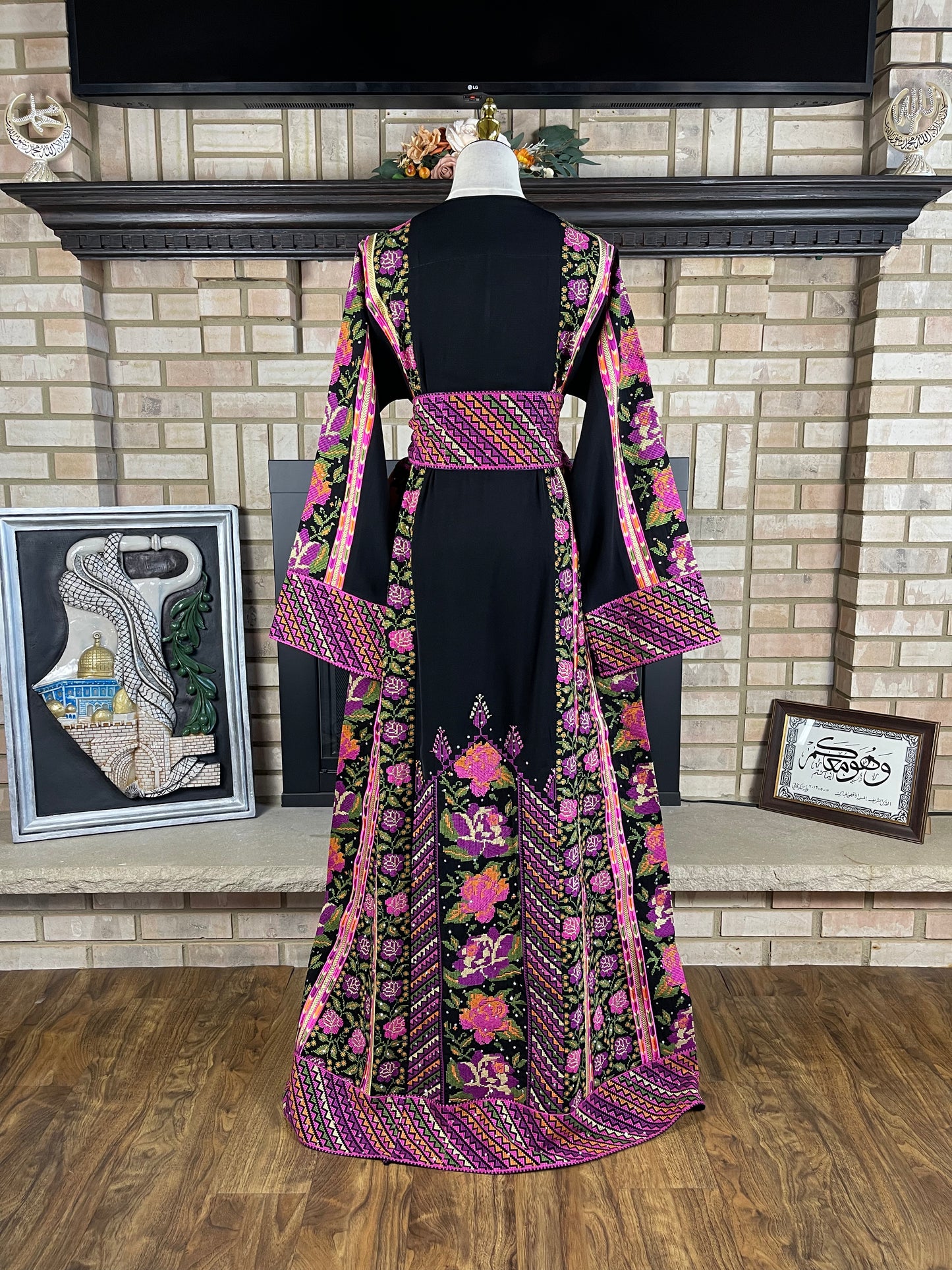 Black/Purple Roses Thobe