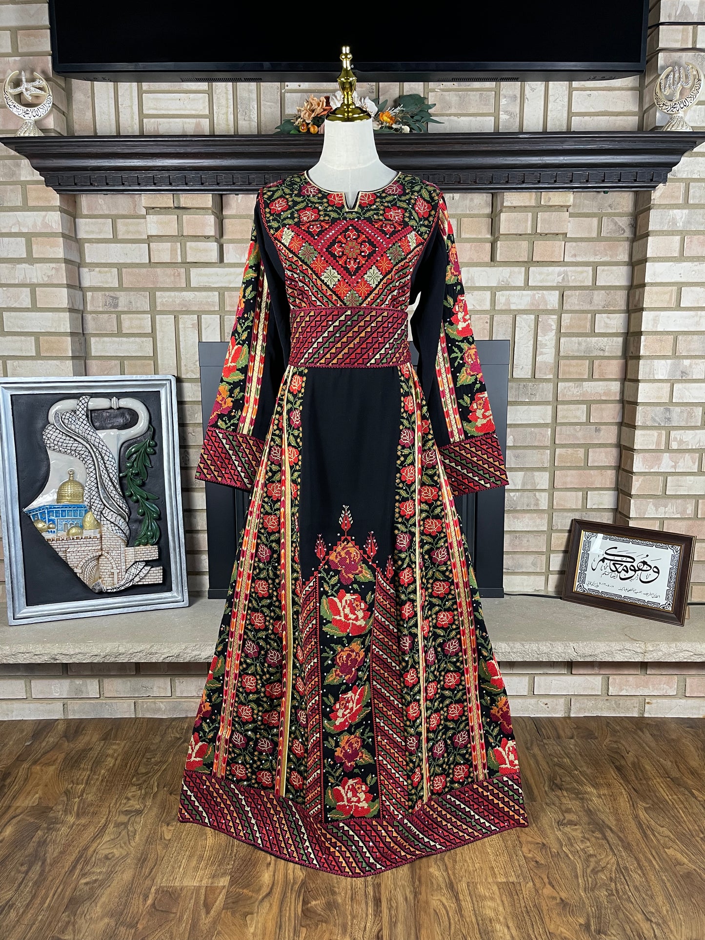 Black/Red Roses Thobe