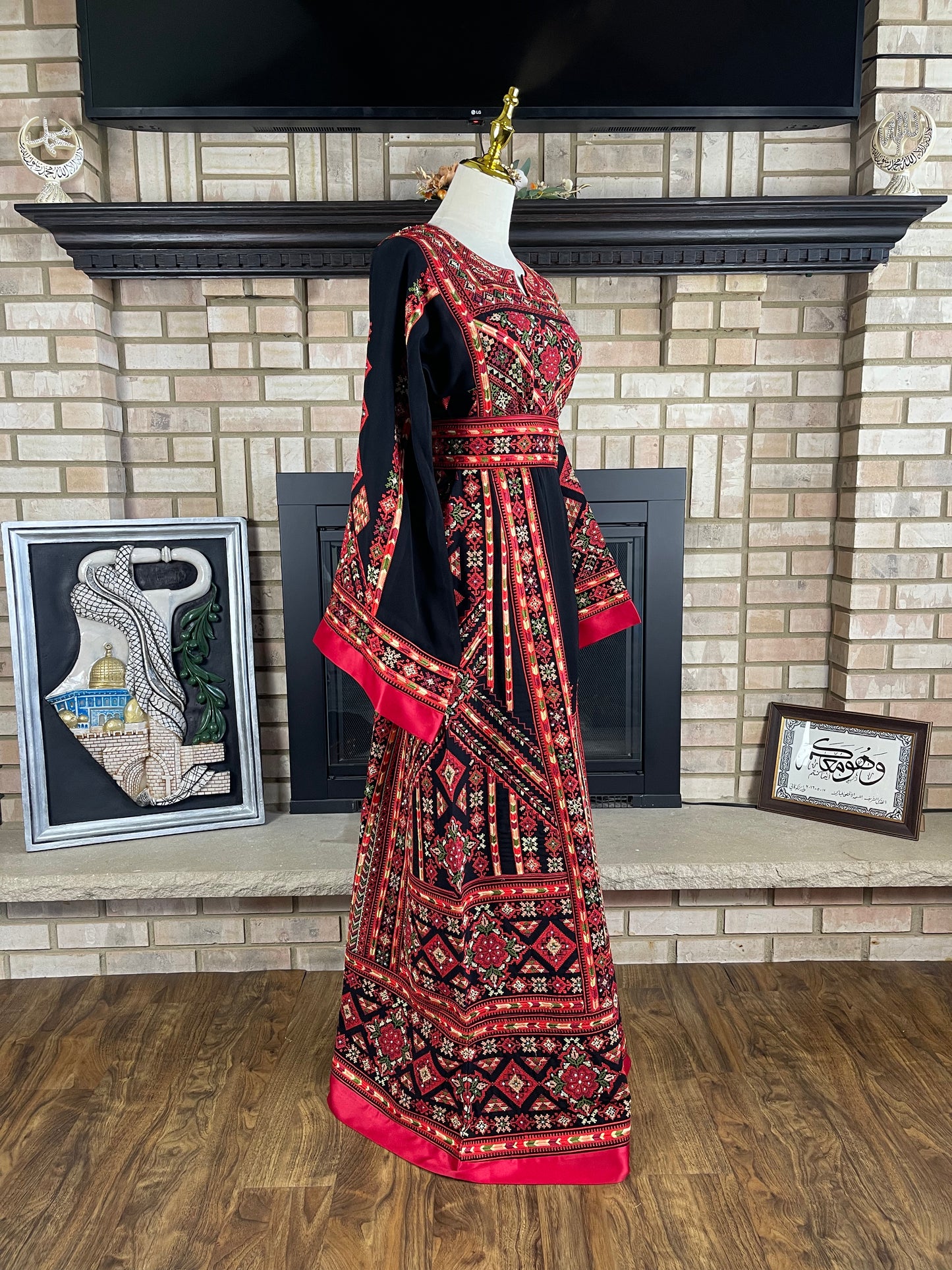 Black/Red Qalqilya Thobe