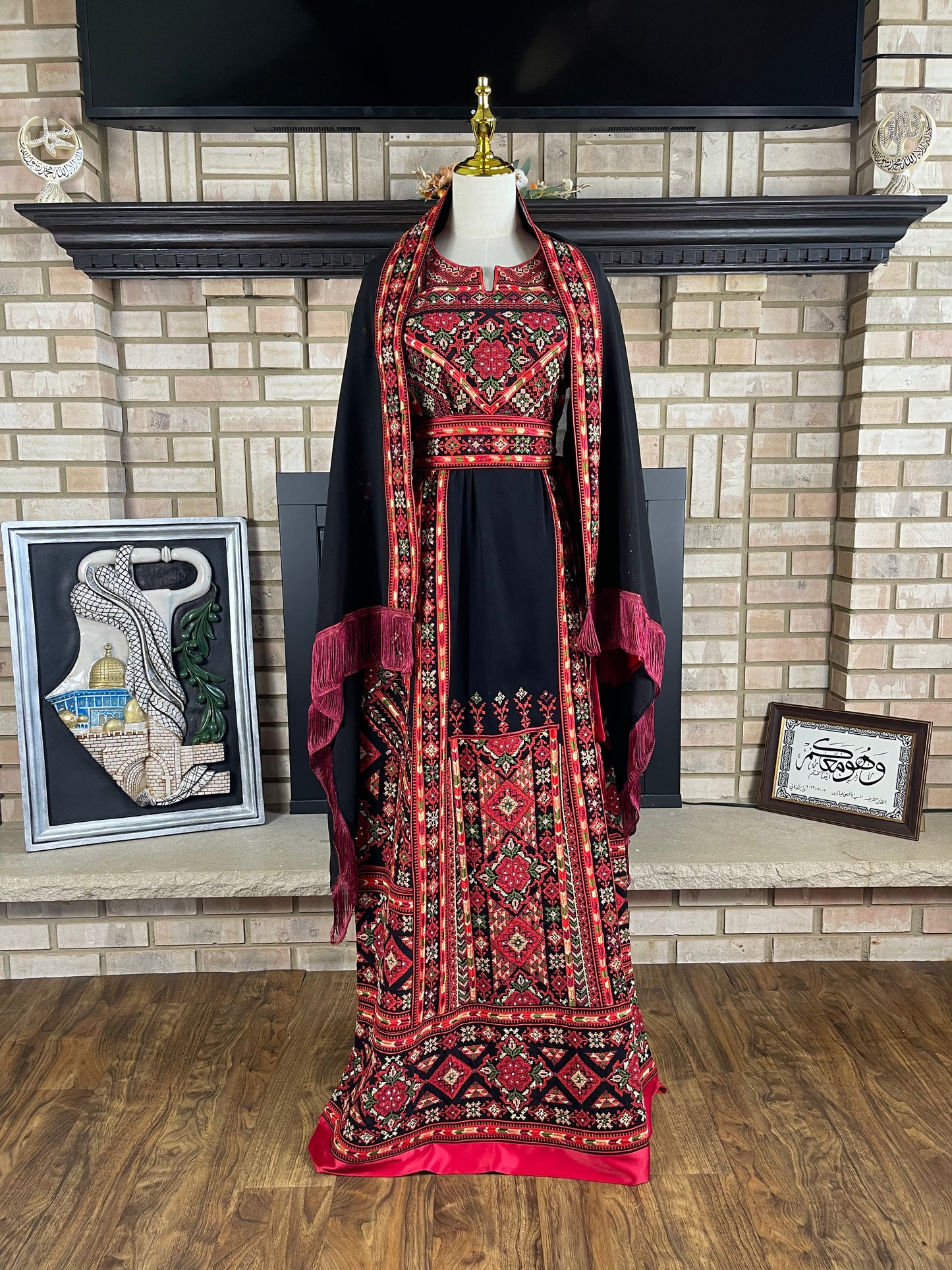 Black/Red Qalqilya Thobe